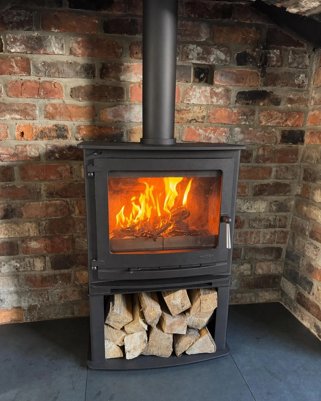 🔥 Recent install 🔥

This beautiful setup features a Dunsley Avance 500 stove paired with a Brazilian slate hearth for a clean, timeless finish.

We cut and beveled the slate on-site for a perfect fit, and completed the install with a 904 liner kit 
