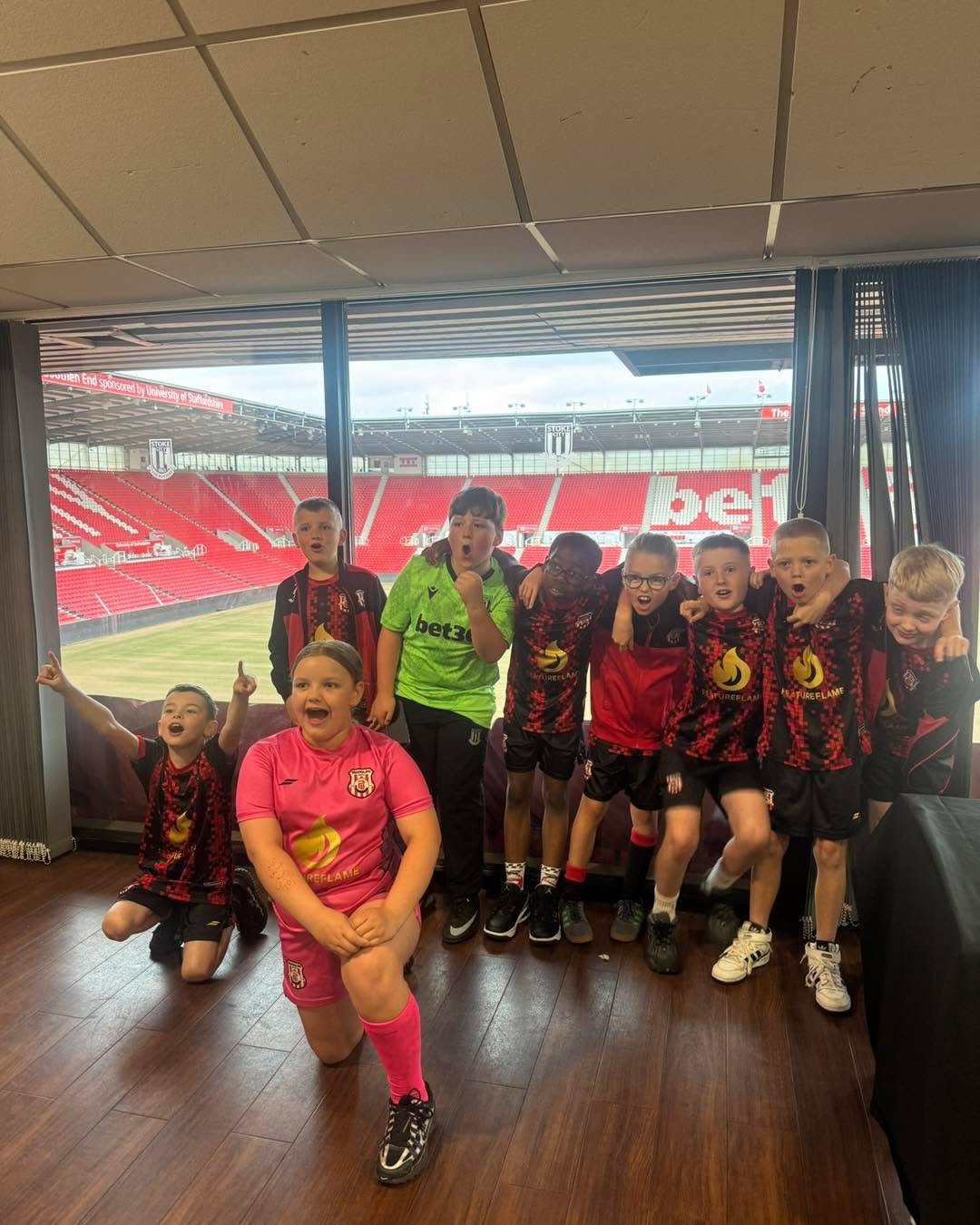 A fantastic presentation evening at Stoke City, organised by Biddulph Town FC. ⚽🏆

Proud to help coach this great group alongside Tom. A huge congratulations to all the players for their hard work, commitment and achievements throughout the season.
