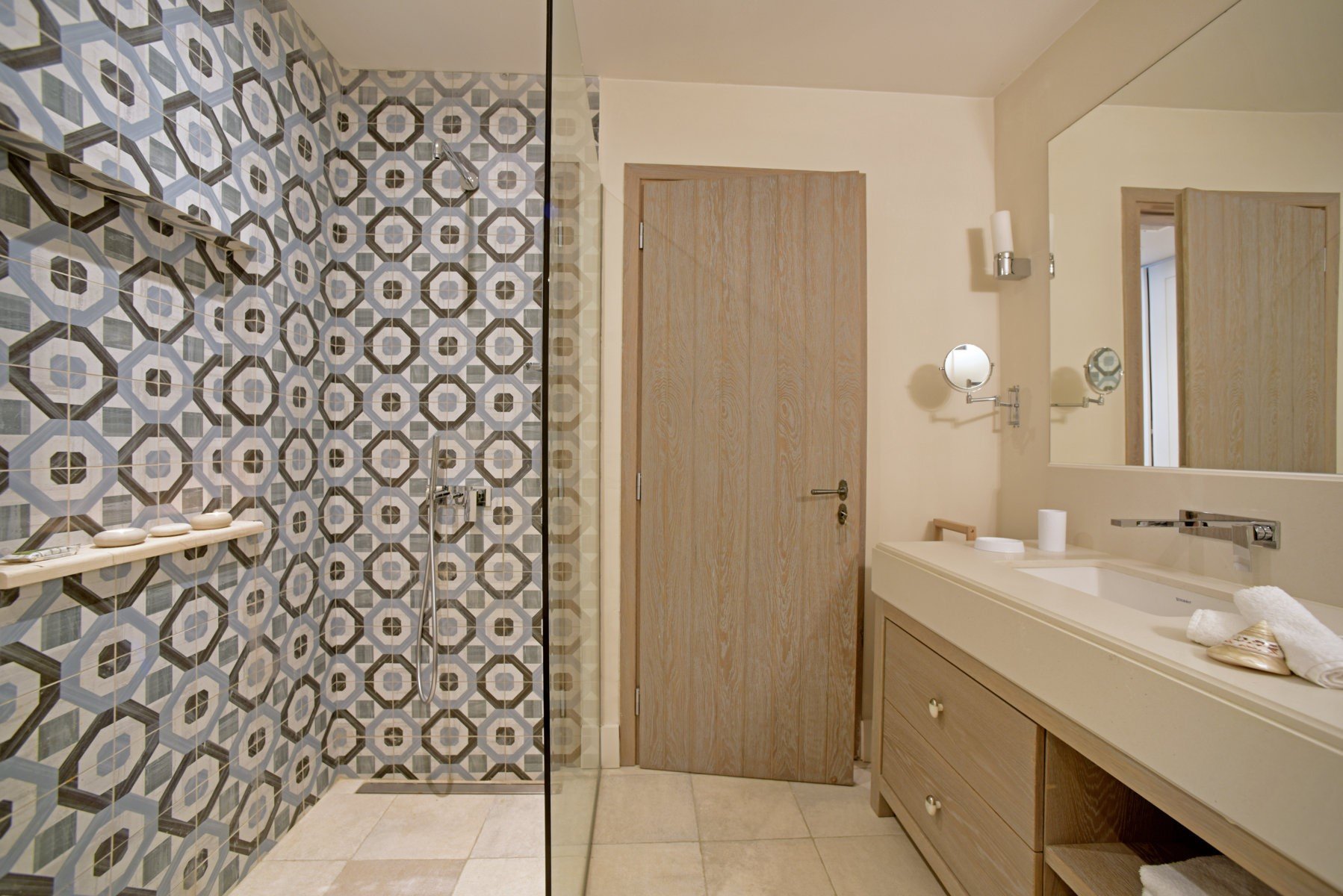 Villa Persephone bathroom 5.jpg