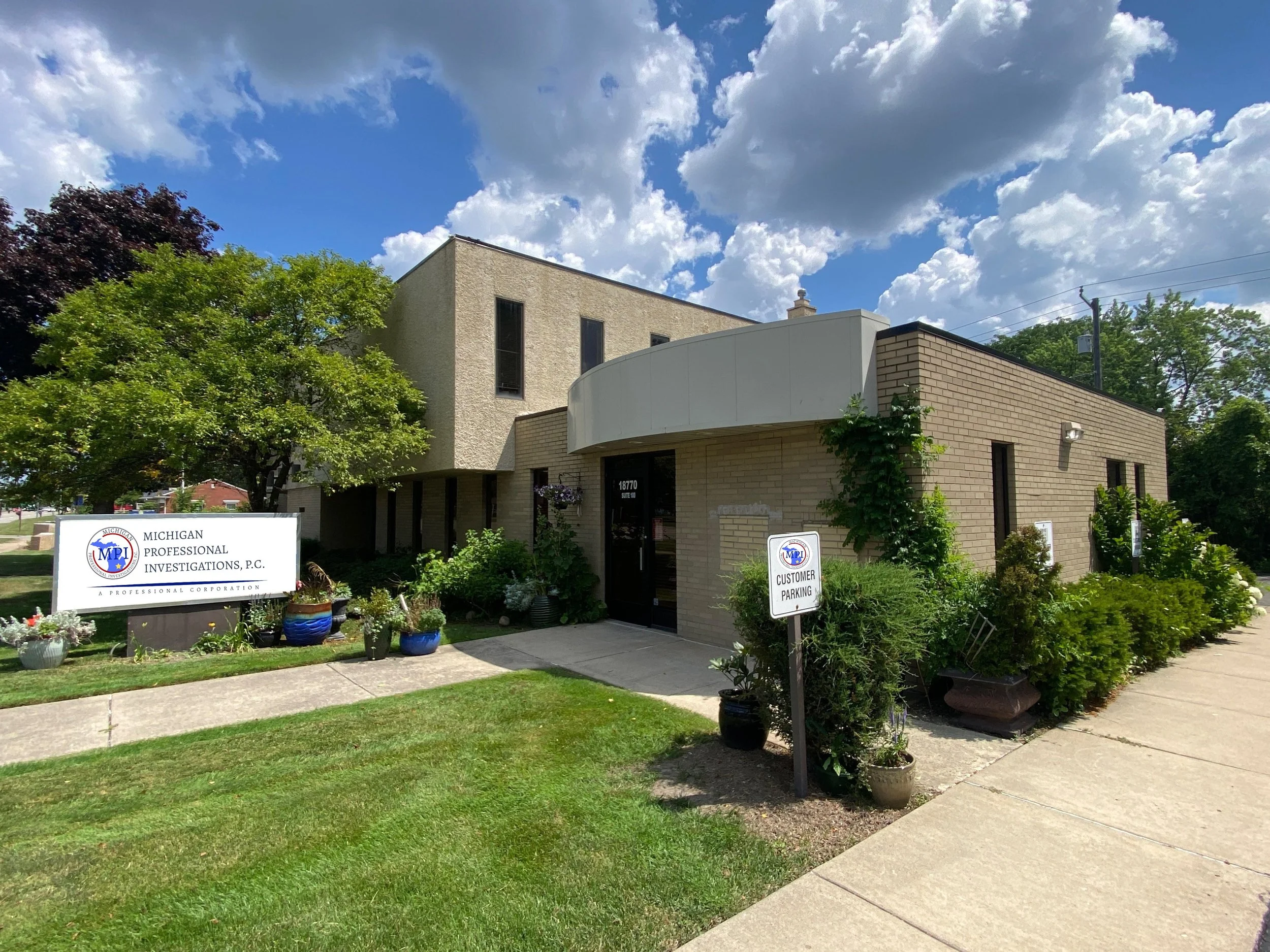 Private Investigator in Michigan, Detroit Private Investigator, Hire a PI near me, Infidelity Investigator Michigan, Cheating Spouse, Child Custody Investigator Michigan, Missing person investigator Michigan, surveillance services Michigan,