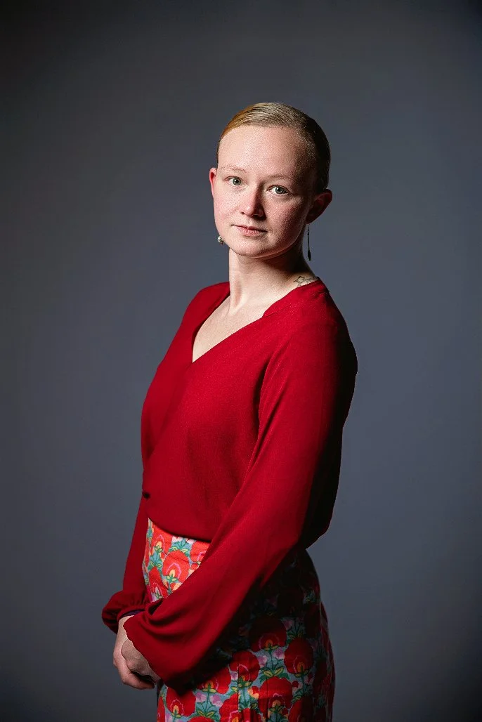 Kodiak Professional Headshot - Gray