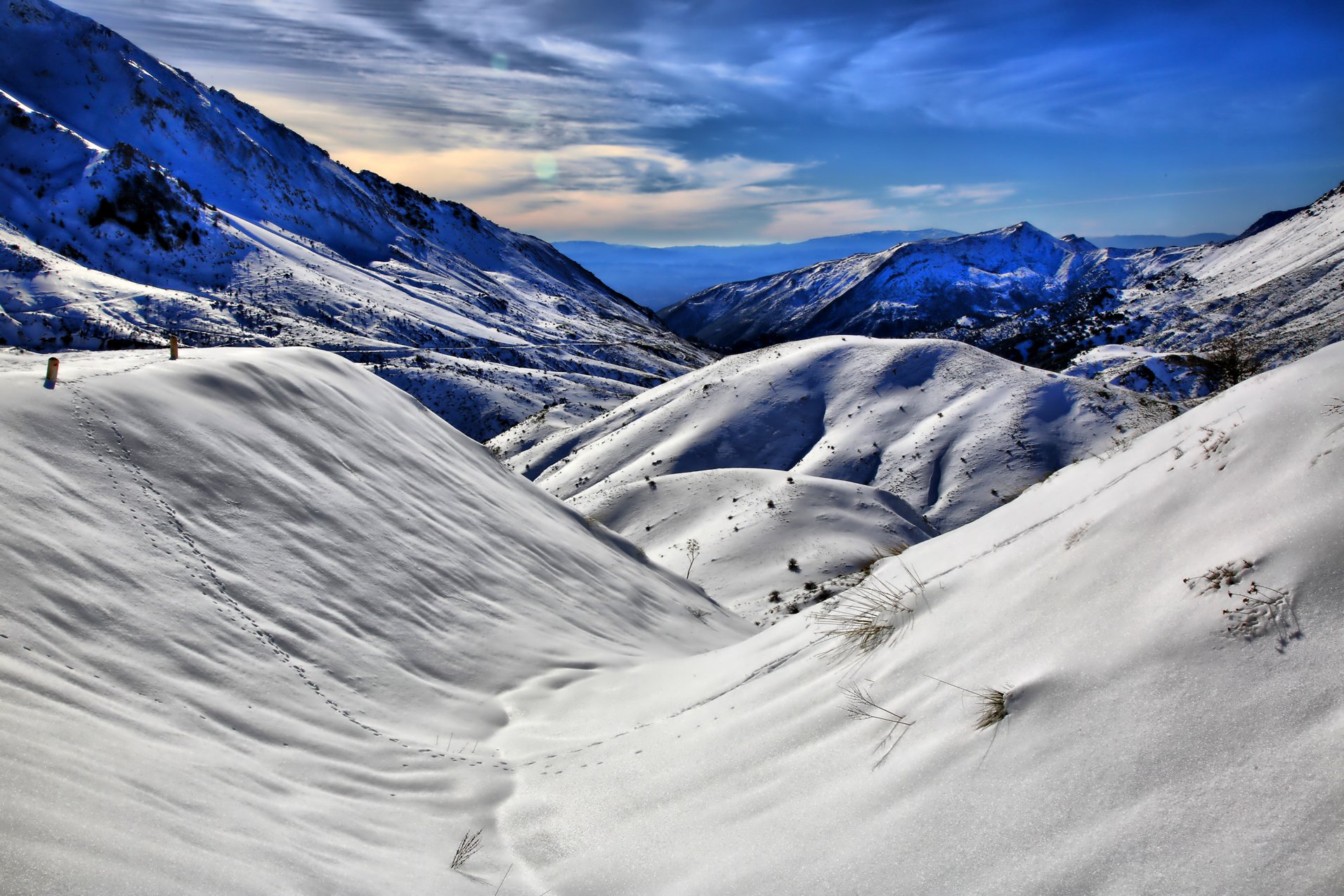La station de montagne de Tikjda, sur le versant sud du Djurdjura, en décembre 2014 (Crédit : Zohir Mekdas, Creative Commons Attribution-Share Alike 4.0 International)