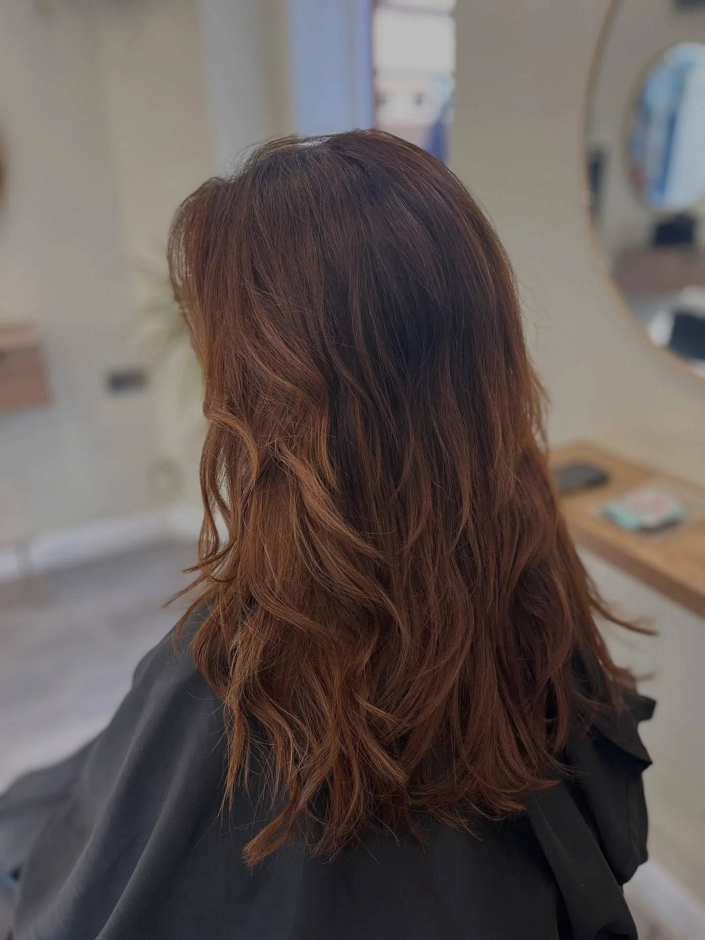 ✨ Thicker, fuller hair&mdash;just where you need it! ✨
Our half-head extensions are perfect for adding volume to the sides. 
👉 Swipe right to see unstyled&hellip; then the before!

Ready to level up your hair game? DM to enquire or book your consult