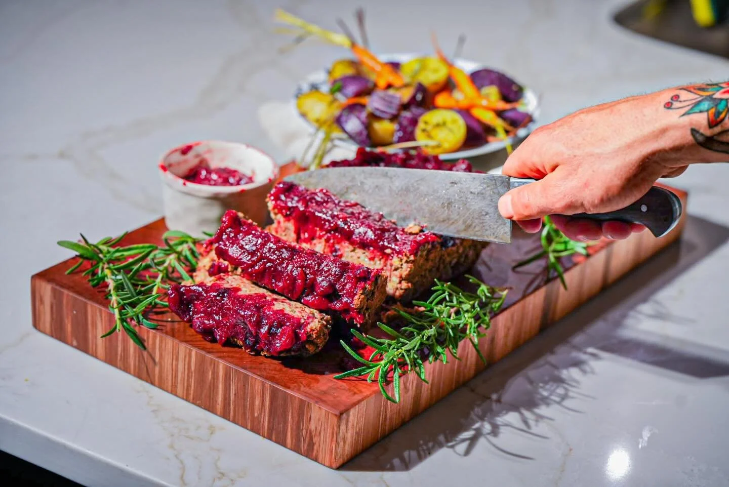 Forgot to thaw the turkey or craving something less complicated? This Walnut Lentil Roast is easy to pull together and delicious enough to rival any classic holiday centerpiece 

Ingredients: 

Roast 🥧
475g Lentils
160g Oats
120g Walnuts
1 pack Supe