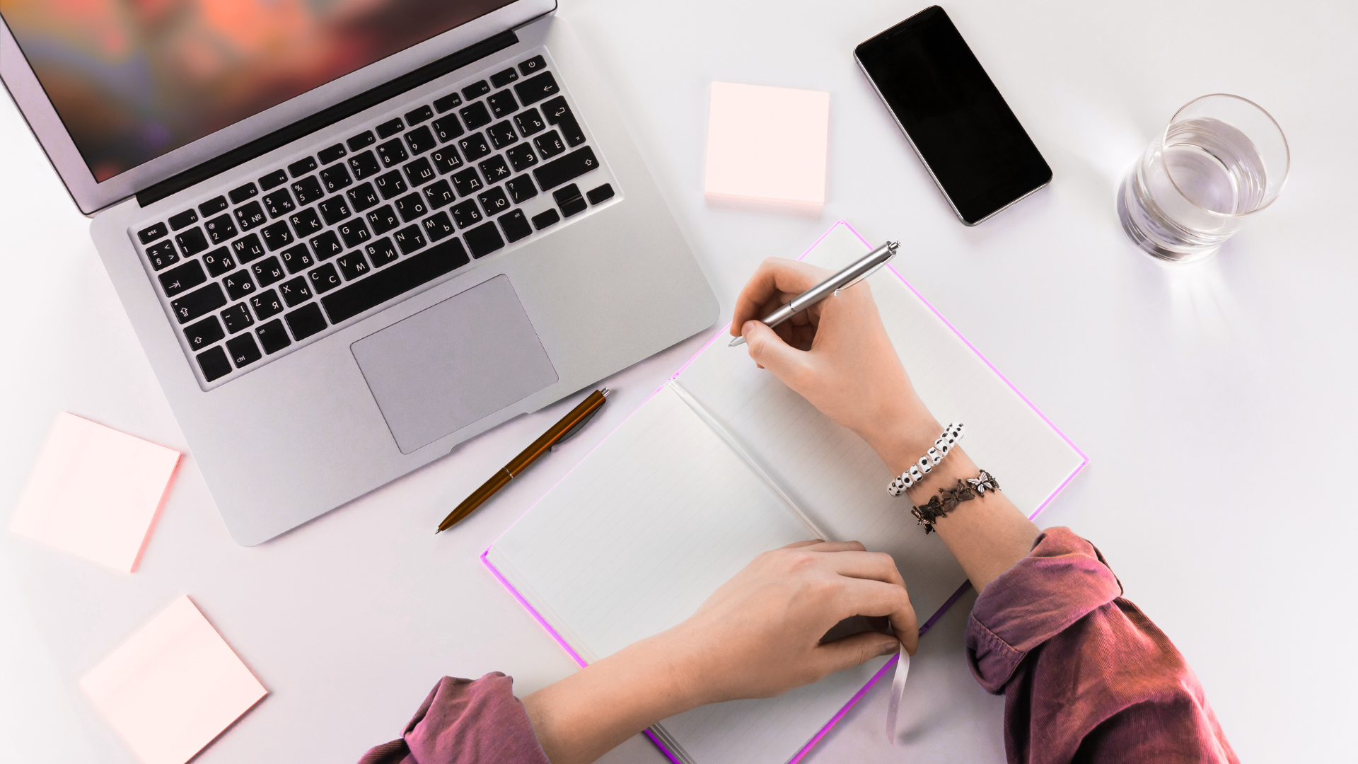 How to Pre-Sell Your Course (Before You’ve Built a Single Lesson)