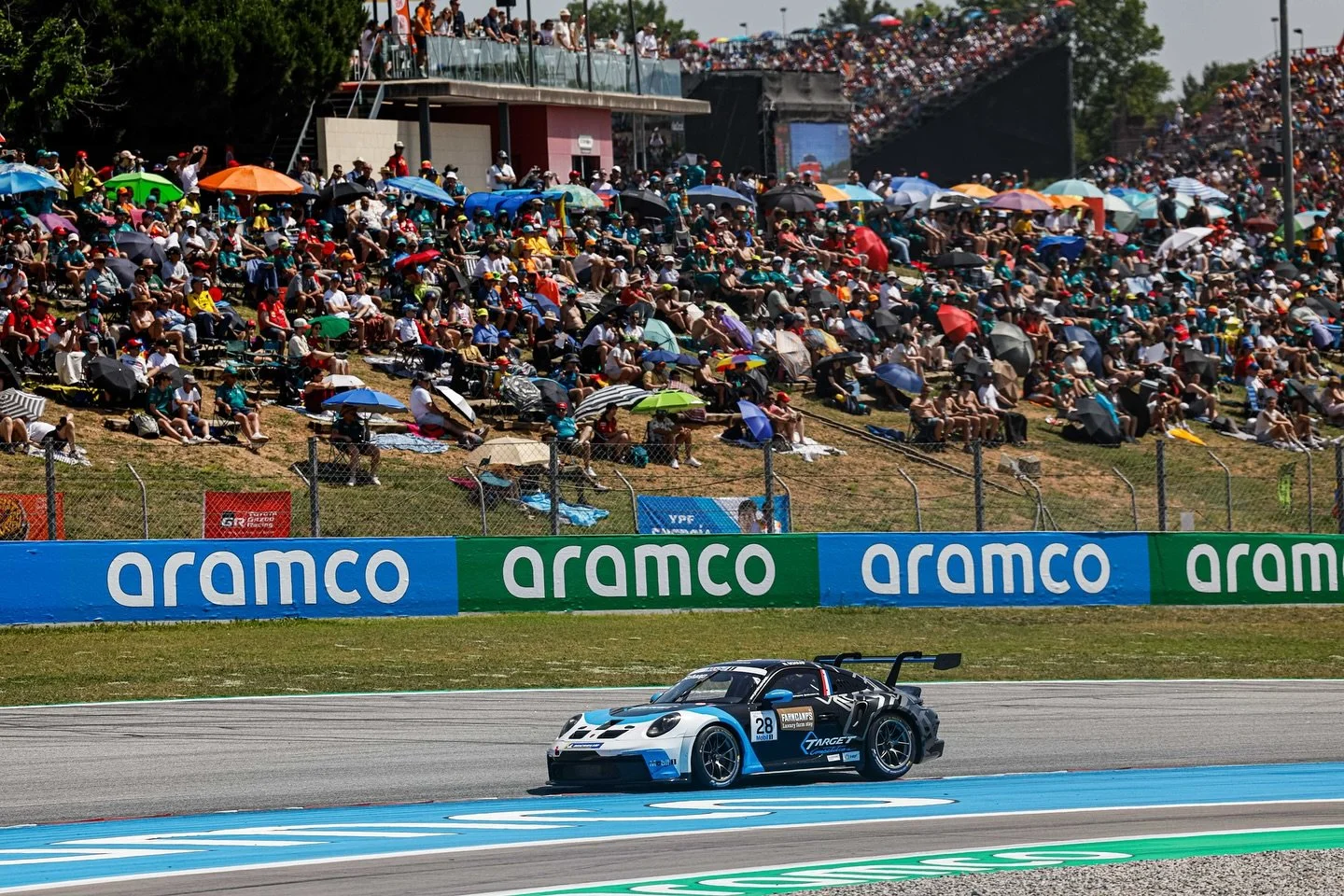 Super cool experience to take part in a @porschesupercup race!
The performance this weekend was sadly not up to what I want to show. In qualifying I went out first ahead of the 26 car pack, and on my push lap I found 5 cars stacked up in the last t