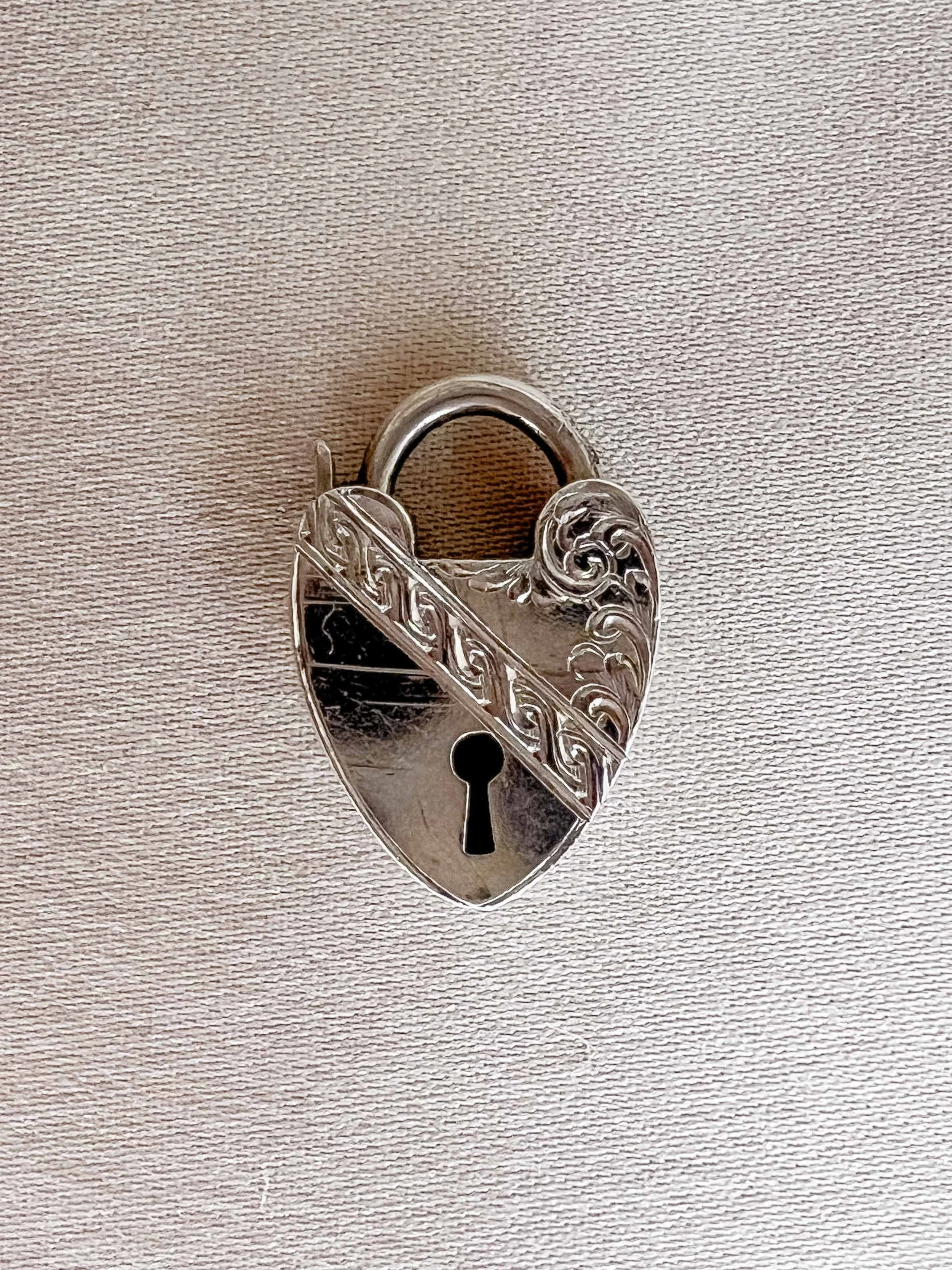 Silver detailed padlock 1.jpg