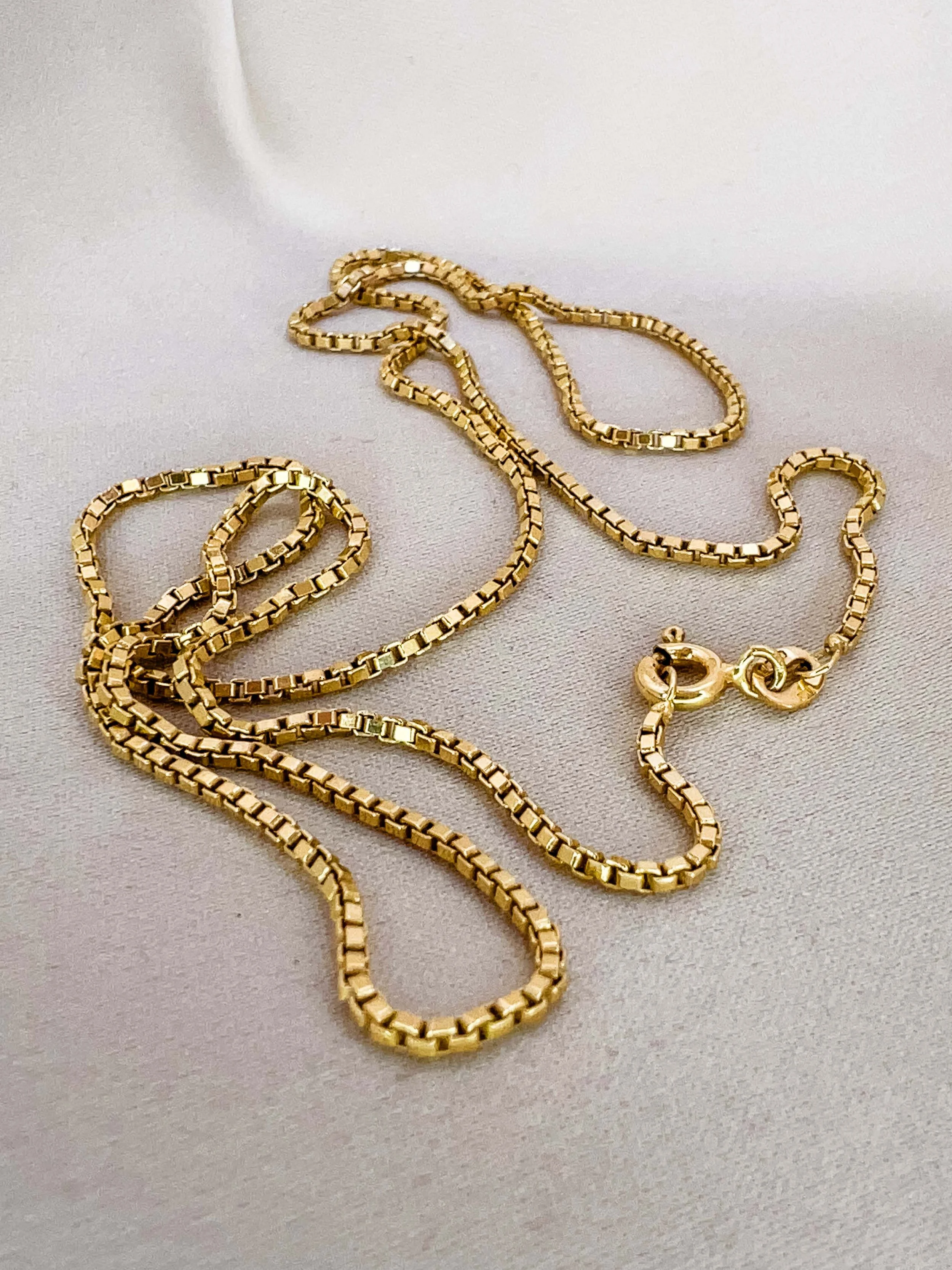 Box Chain. Italian 9ct gold (20")