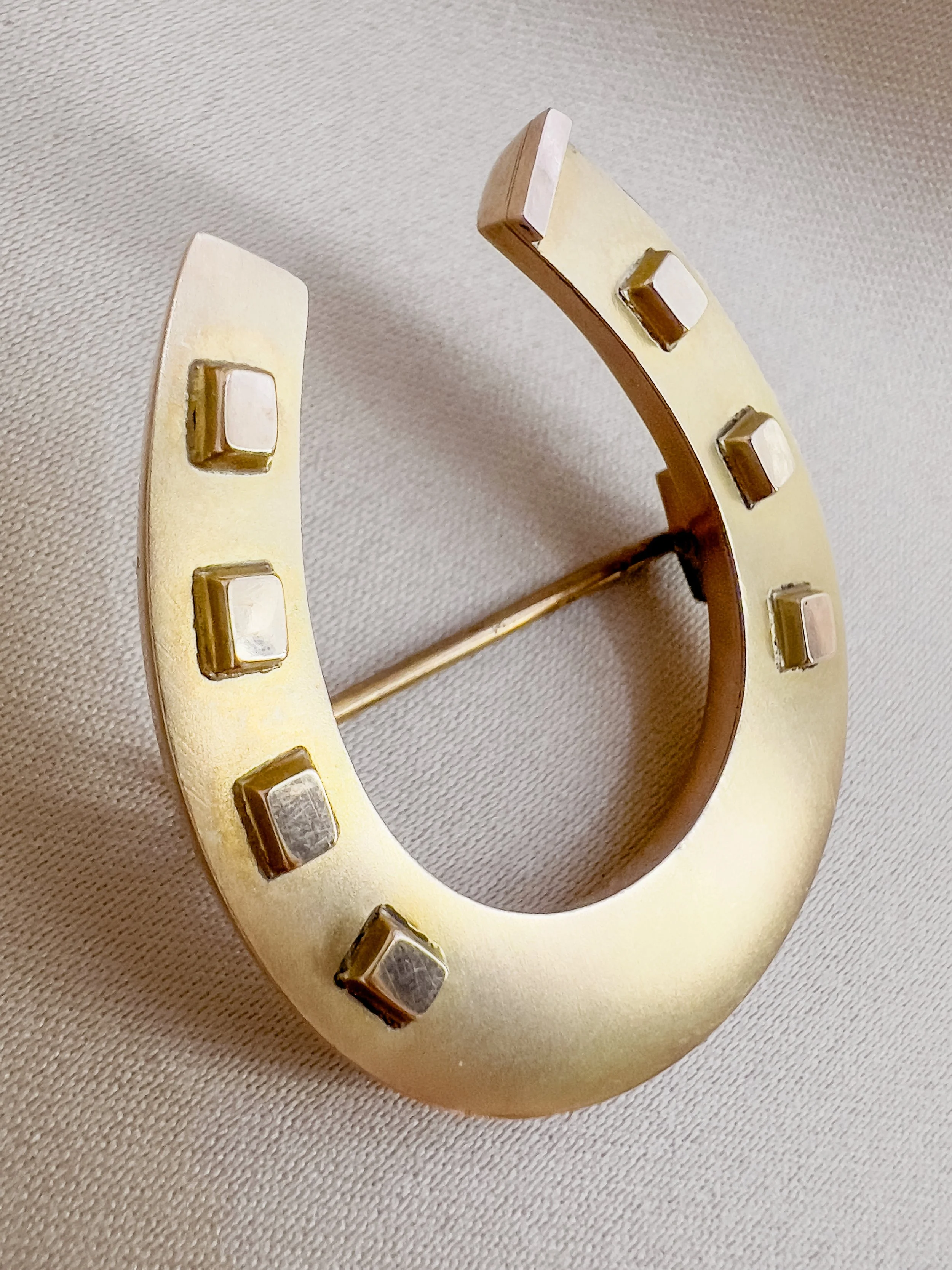 Horseshoe Brooch 2.jpg