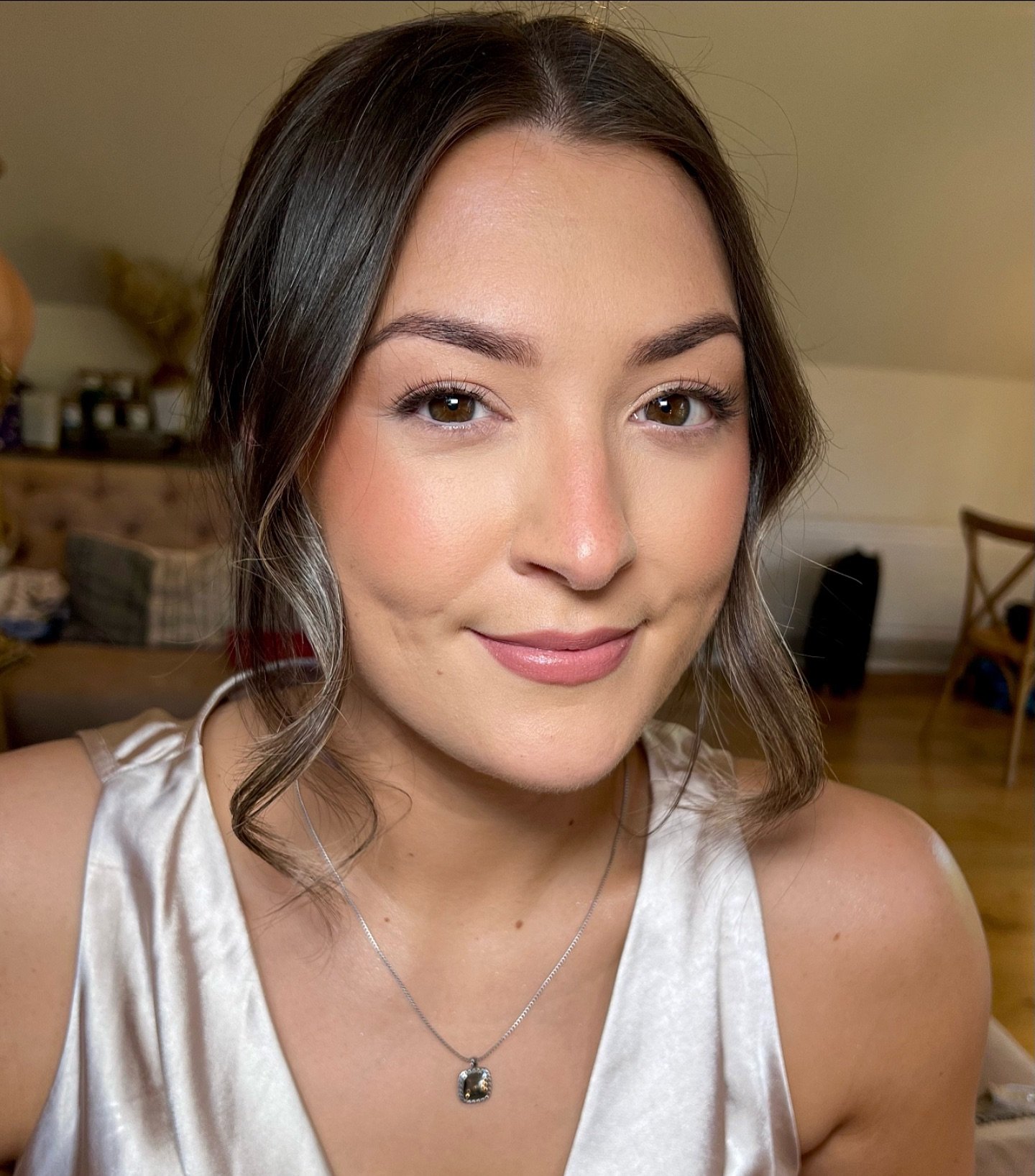 Natural glowy glam on a beautiful bridesmaid last week!💐

Supporting the talented @lauracarrollmakeupartistry at @hyde_house 🤍

SAVE for your bridesmaid &amp; special occasion makeup inspo🥂

#makeupartist #bridalmakeup #bridesmaidmakeup #specialoc