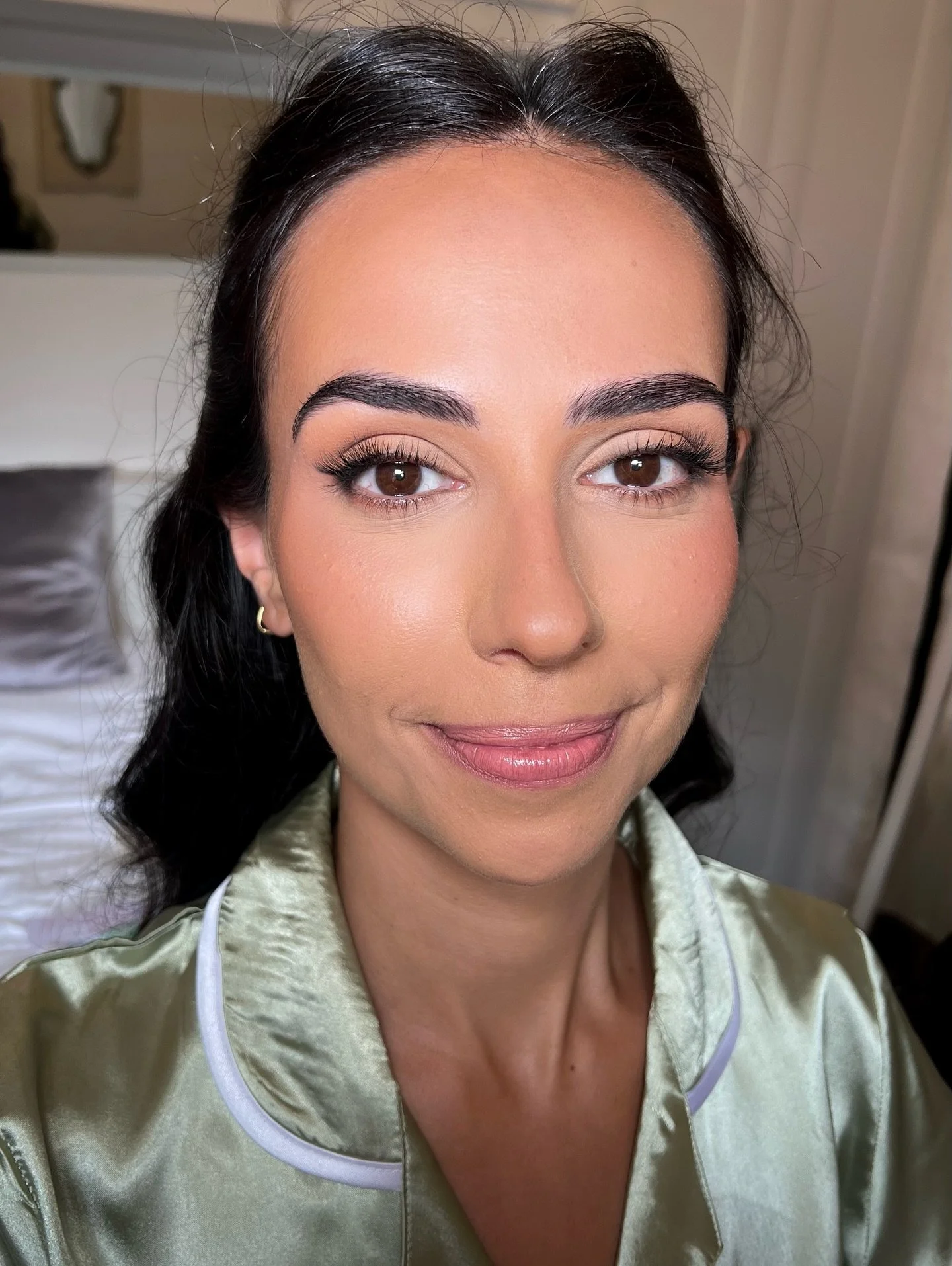 Flawless bronzy glam on this beautiful bridesmaid! 

SAVE for your makeup inspo💖

Supporting @amyfromteamlc as part of Team LC @lauracarrollmakeupartistry ✨