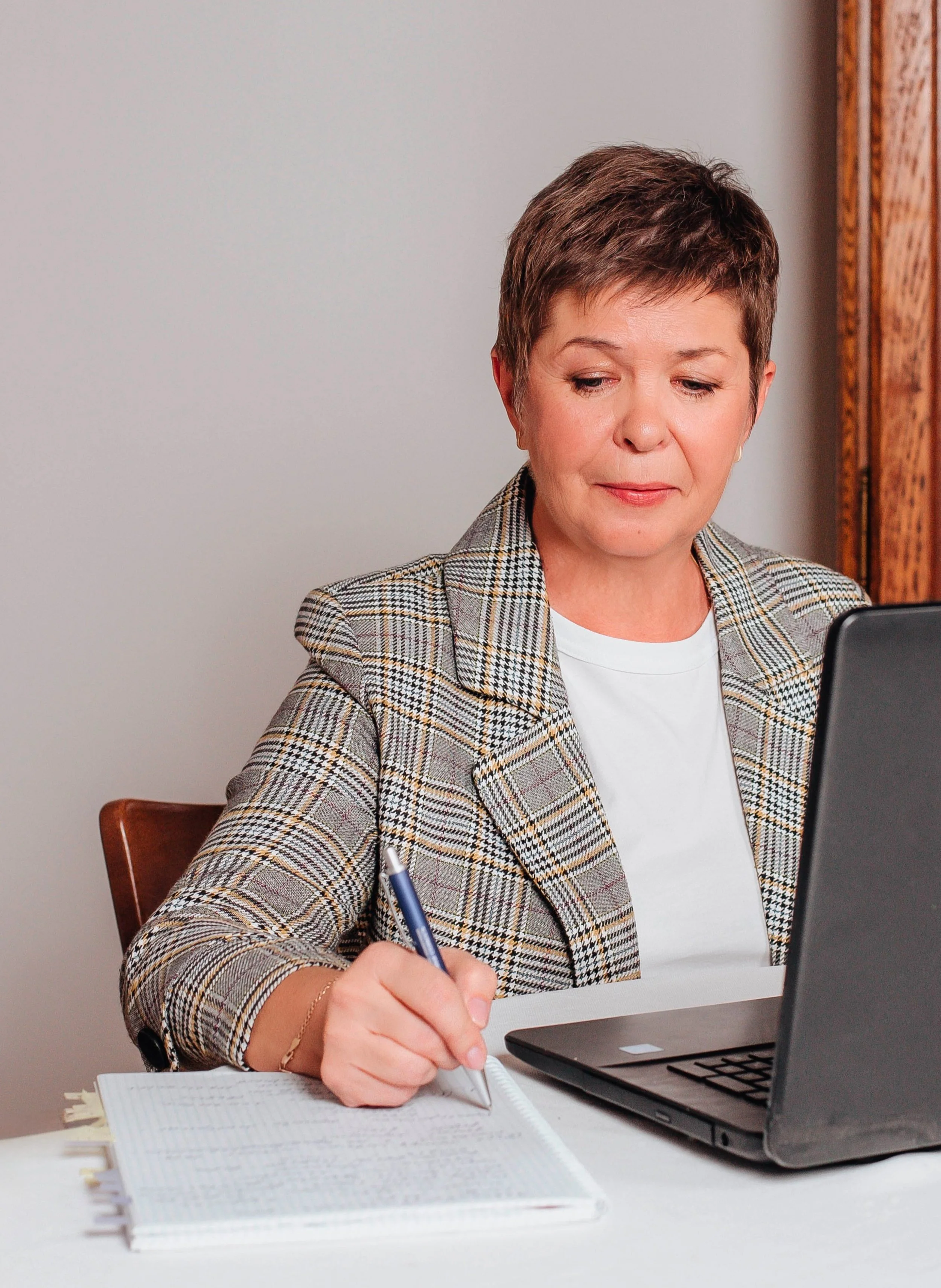 Марина готовится к занятию