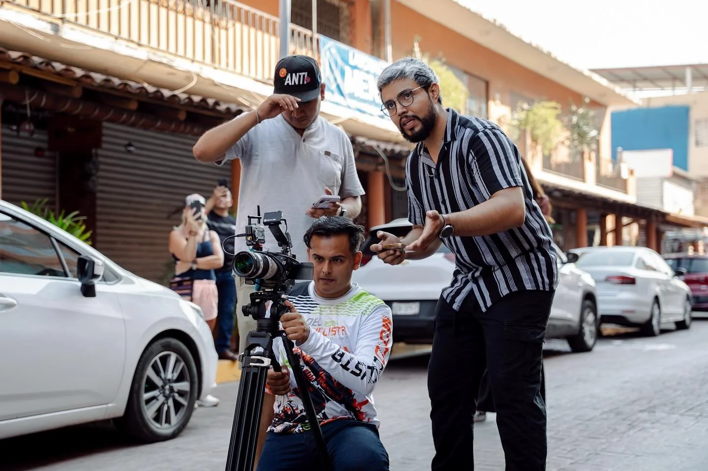 D&iacute;a 5 de rodaje y cada vez esto se siente m&aacute;s real. El cansancio se nota, pero tambi&eacute;n la emoci&oacute;n de ver c&oacute;mo todo toma forma.

Gracias a todos los que nos han apoyado en este proceso, desde el crew hasta quienes ha