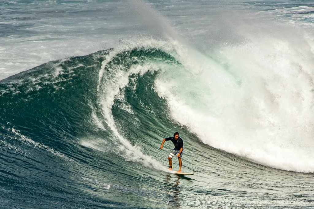Surfer At Honolua Bay on Maui by Ibach808