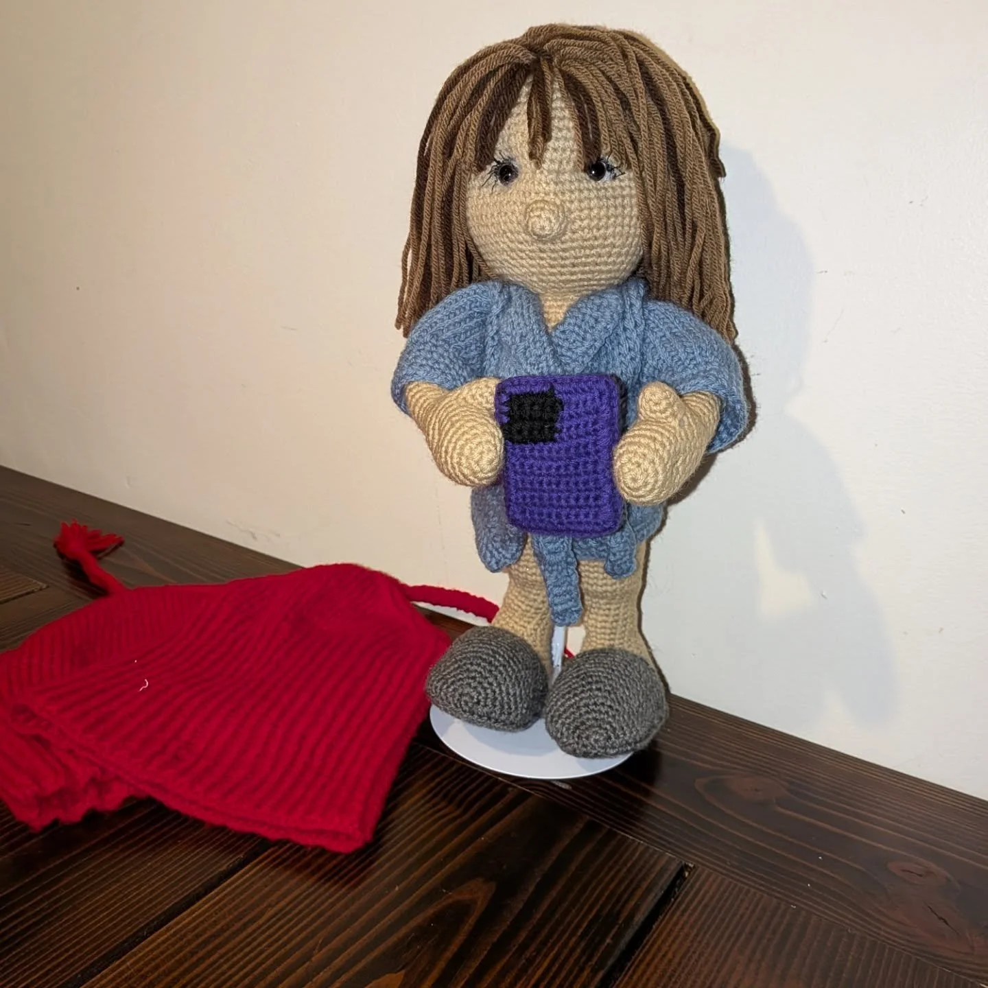 Starting my @mnstatefair creative activities submissions early this year with one of my favorite things to do: crocheting an impressive Minnesota woman. 

 #bathrobelady #freepattern #antifacistartsandcrafts