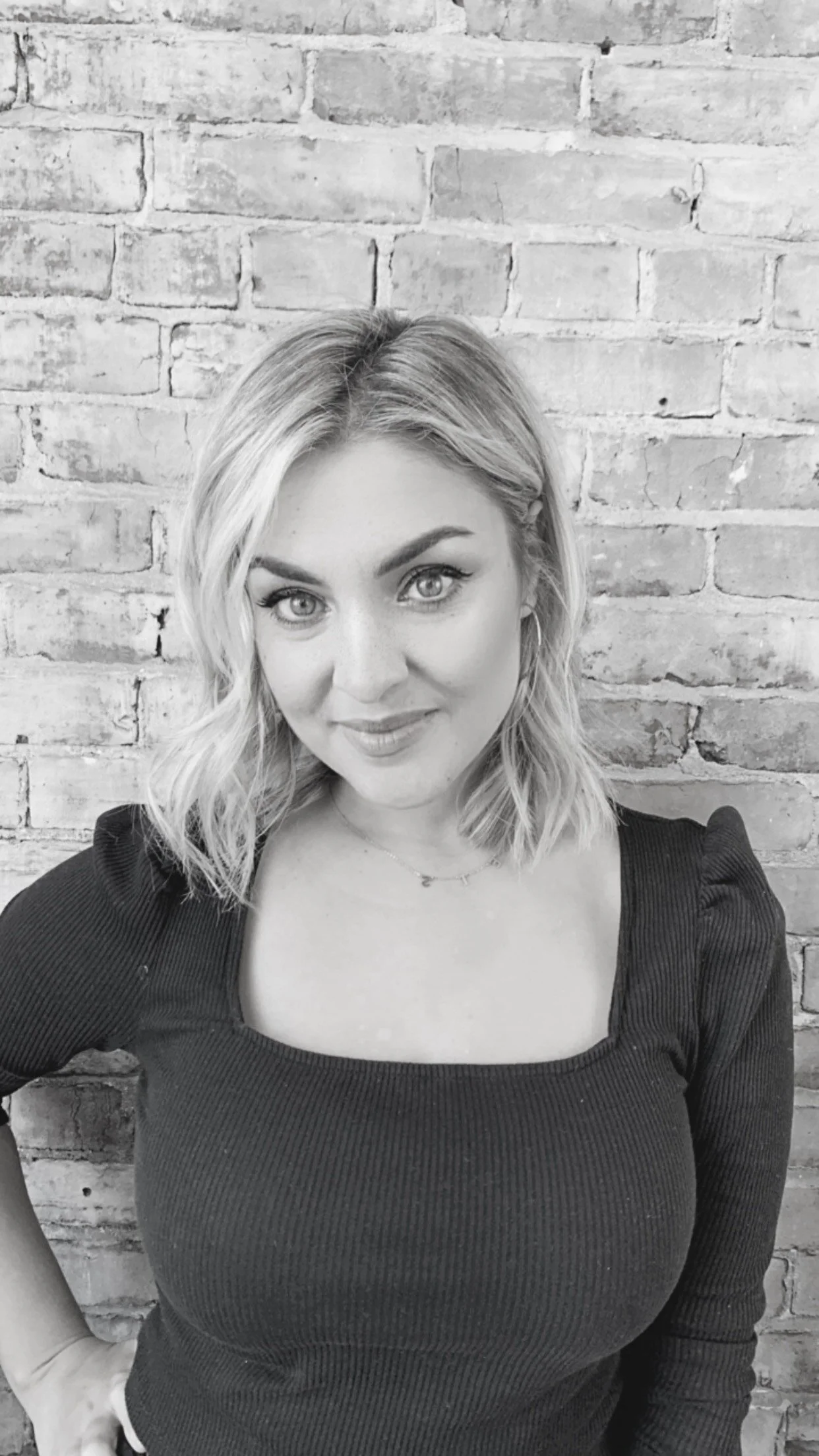 Elvira R. | Senior Stylist