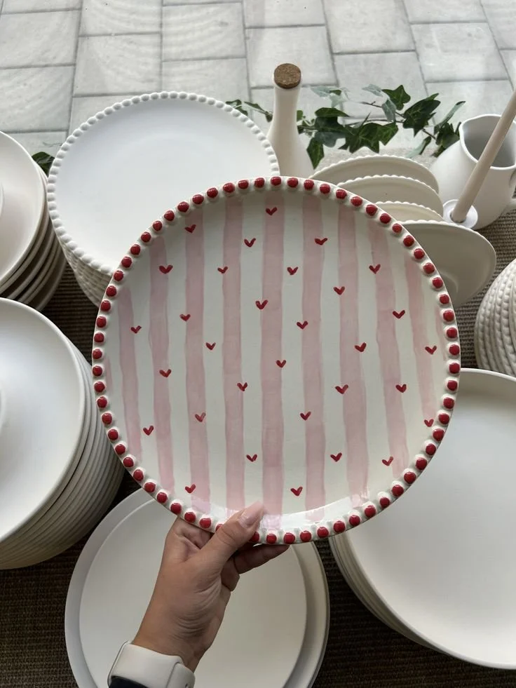 POTTERY PAINTING WITH DOODLES 