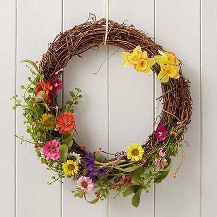 How to Make a Spring Wreath _ Hobbycraft.jpeg