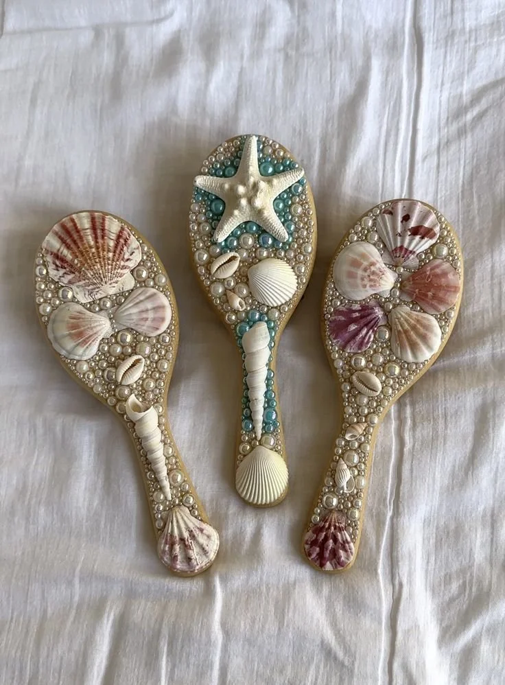 Seashell mermaid hairbrush.jpeg