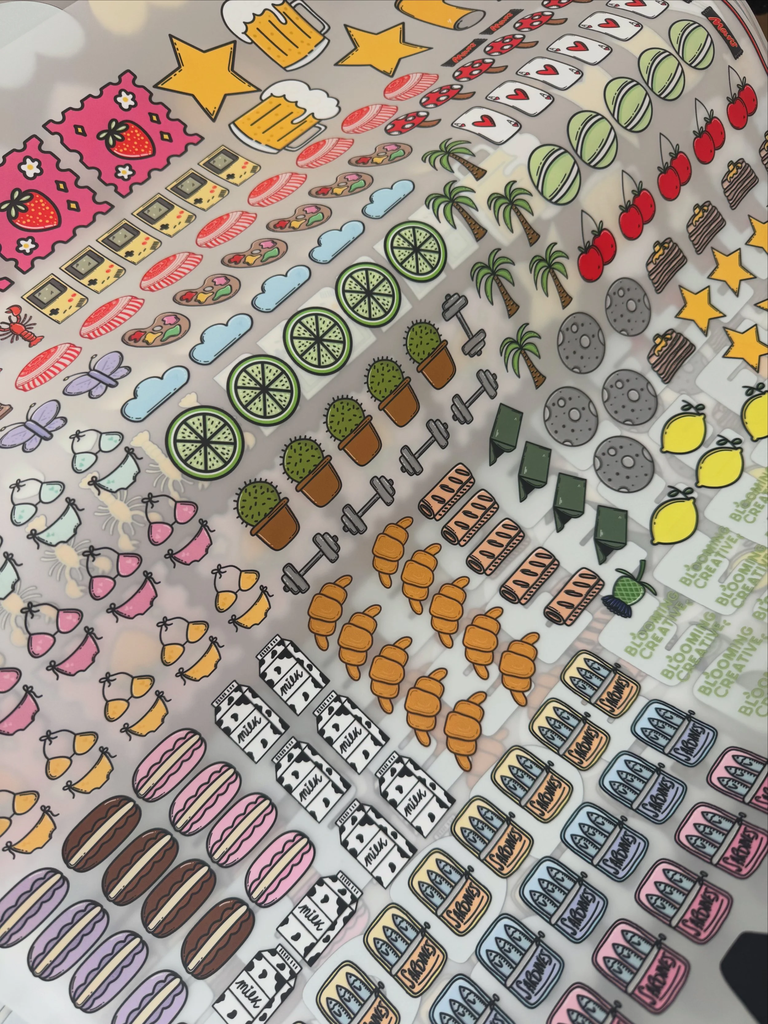 PICK & PRESS DECORATING
