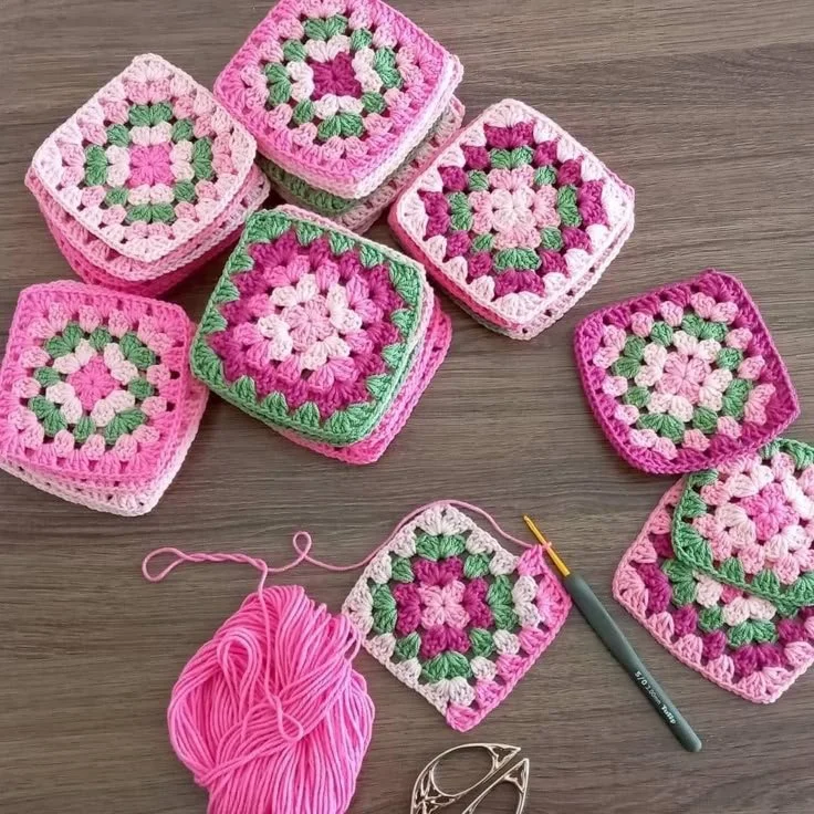 CROCHET GRANNY SQUARES