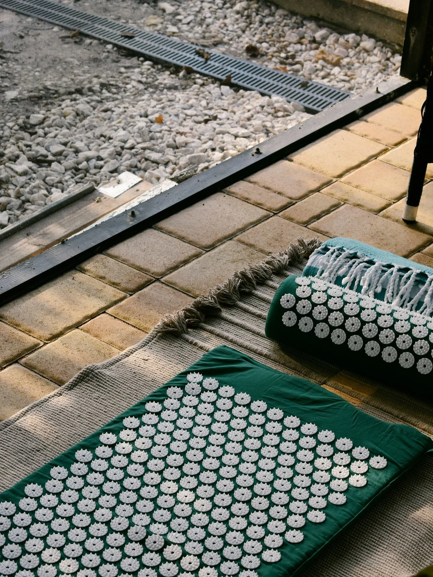 Nervous system wilding? While you sip your cacao, ground yourself with @okoliving mats &mdash; Ayurvedic-inspired, hand-woven, and an additional acupressure mat (sold separately) to bring you back into balance. 

Also try EFT tapping, it can release 