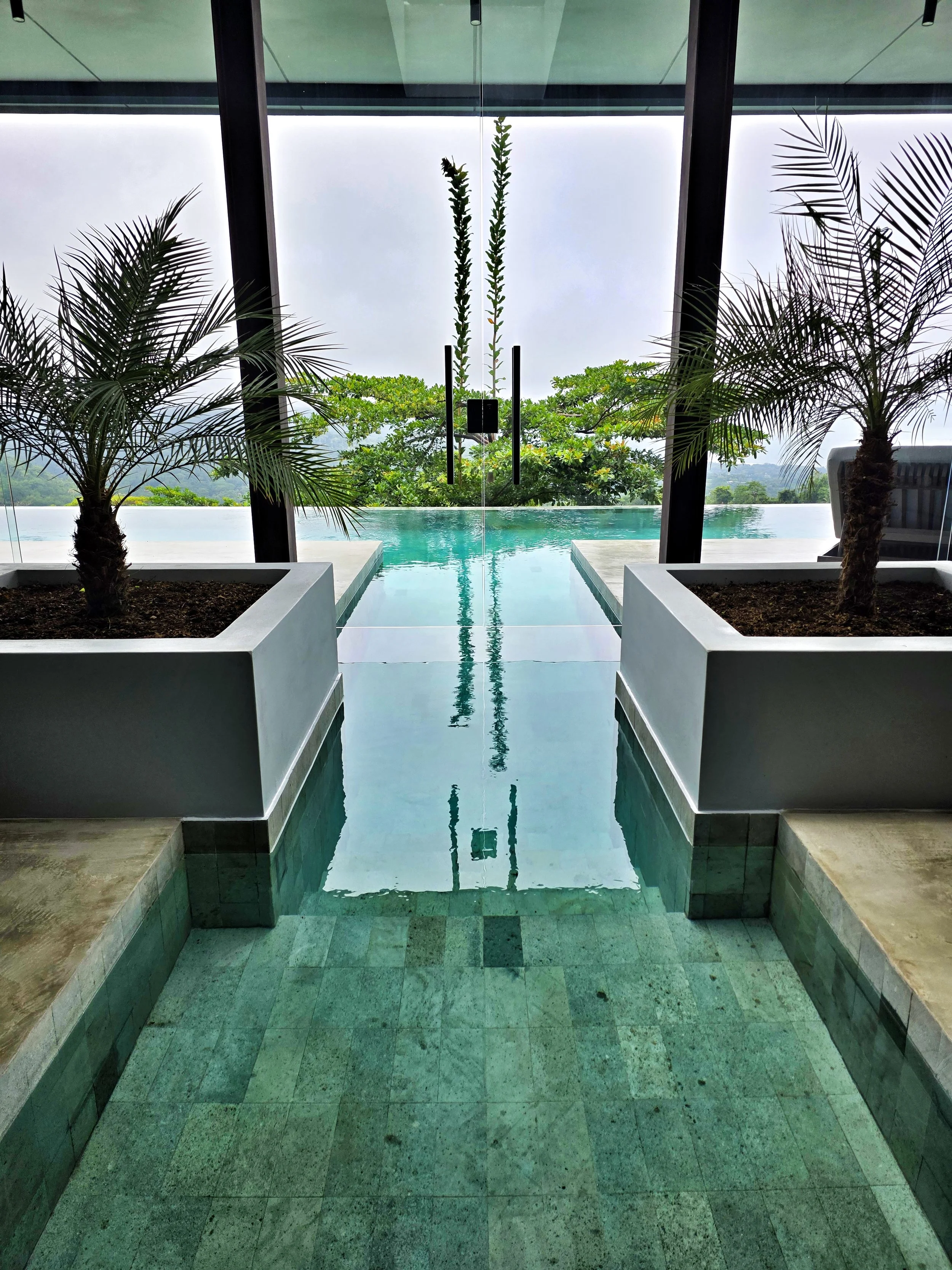 Straight from the living-room into the pool