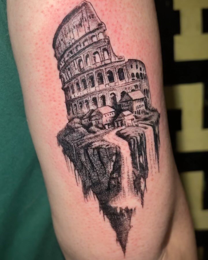 Flavian Amphitheatre for Allyson! Really have been enjoying this stipple look. I think it heals amazing and gives each tattoo a really nice texture. Would love to push this style a bit more.
.
Booking Indianapolis for July and August.
Dm me or fill