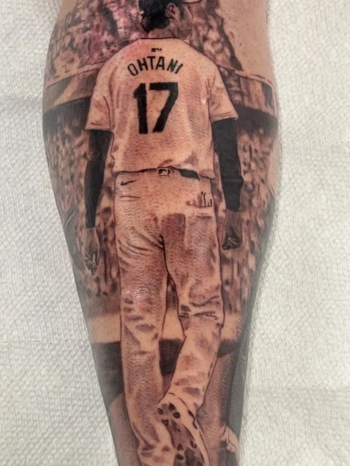 Shohei Ohtani, the man that makes me question everything I&rsquo;ve ever known about the game of Baseball. 
This leg is has been so much fun to do!
Bring me more large black and gray!
.
Thanks for looking 🤙
@blessedtattoostudio317 
@electricgoldtatt