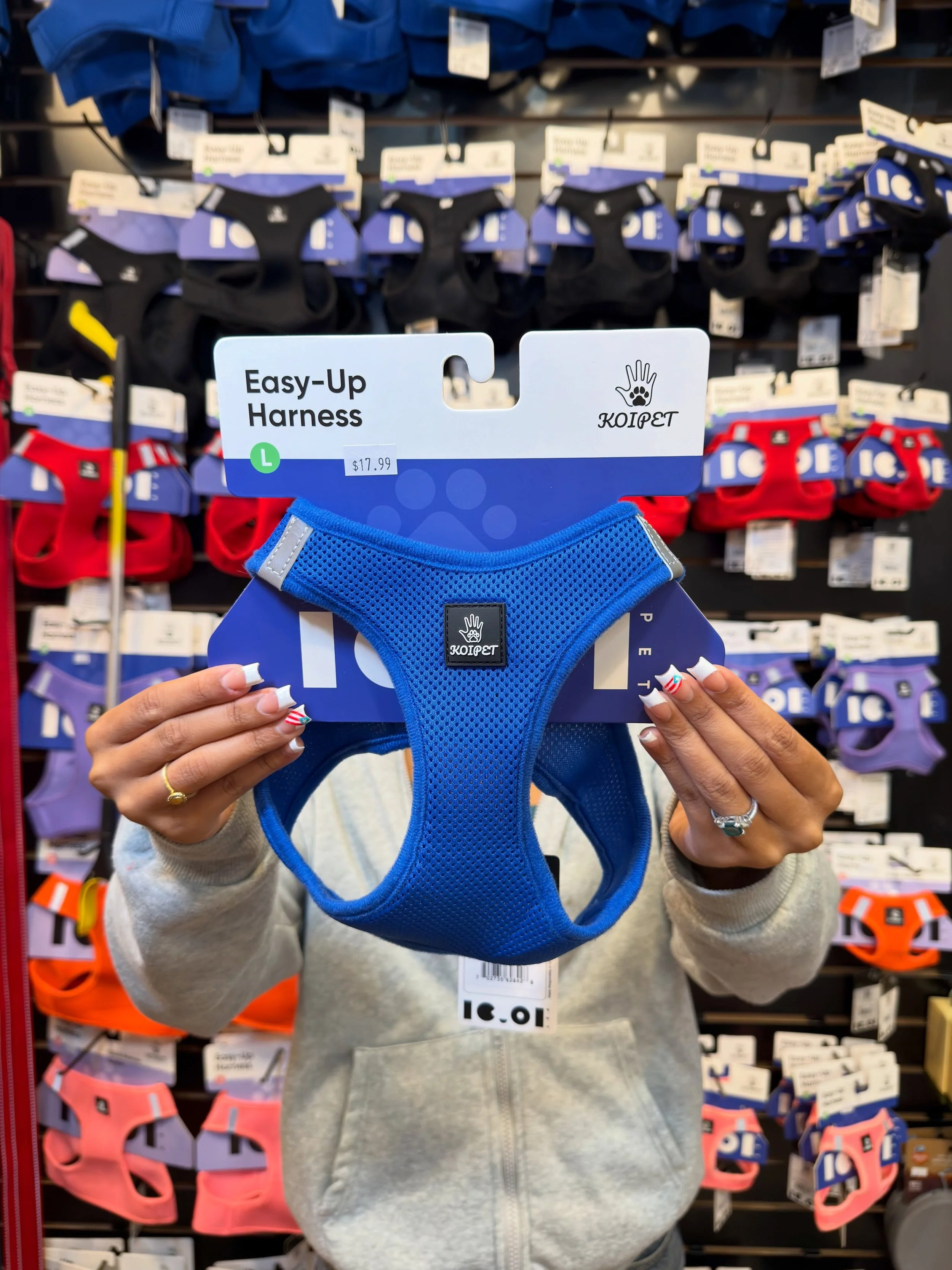 Harnesses in just about every size you could imagine 💪🏽 And YES they are made to fit both cats &amp; dogs! #koipet #dogharness #catharness #osospets #localpetstore