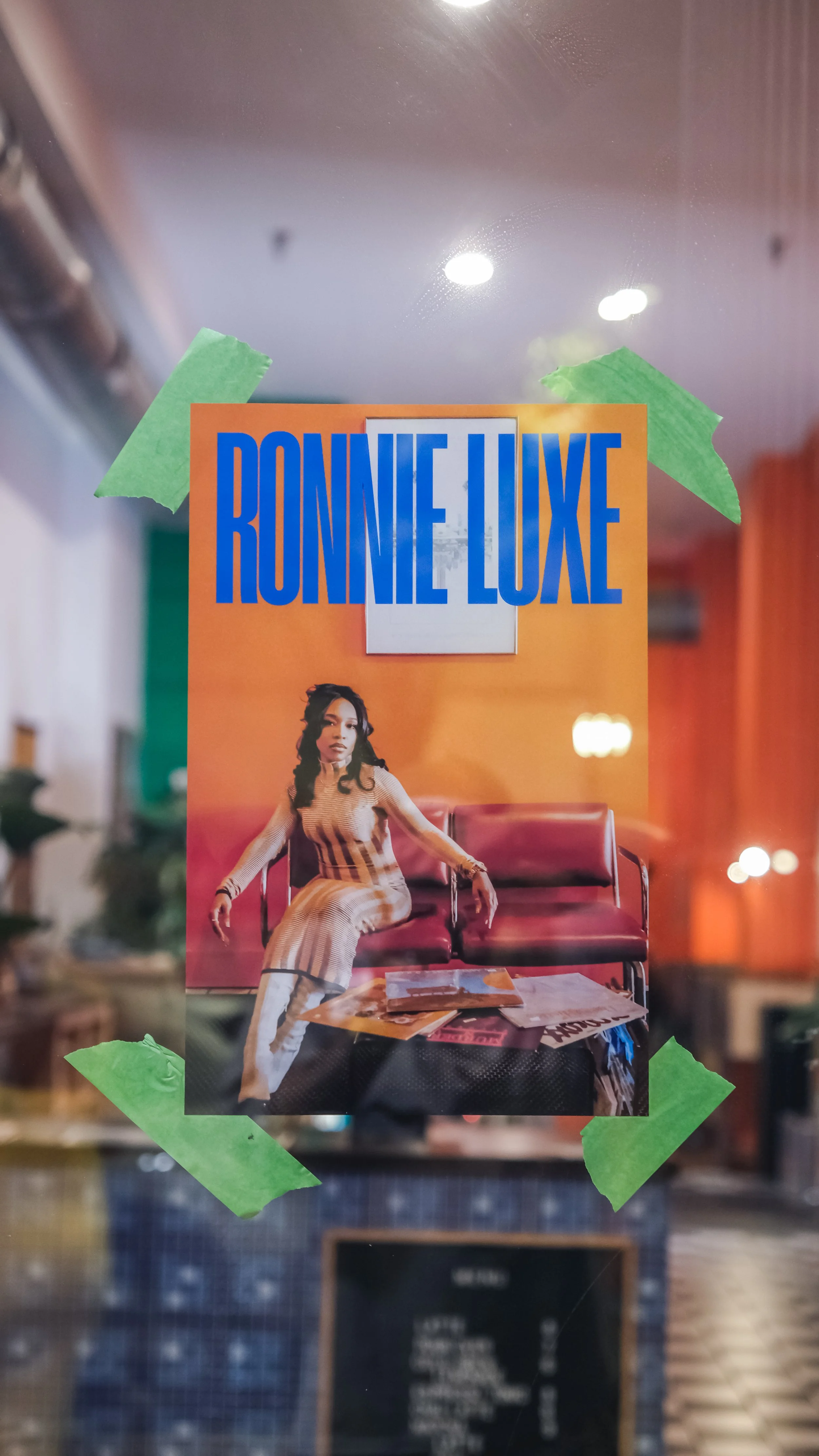 Ronnie Luxe Performs Live in Richmond at Le Cache Dulcet
