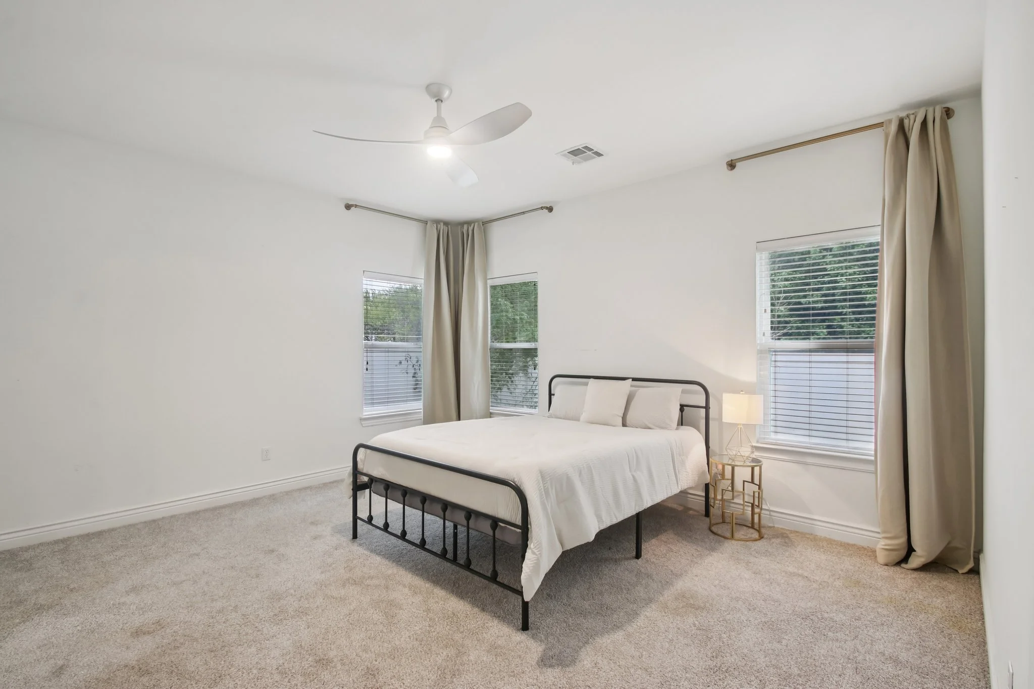 20-web-or-mls-Jefferson Ln-S2810-020.jpg