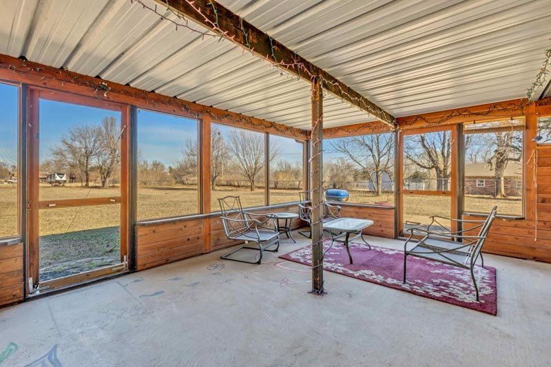 21-2219 Pleasantview-21.jpg