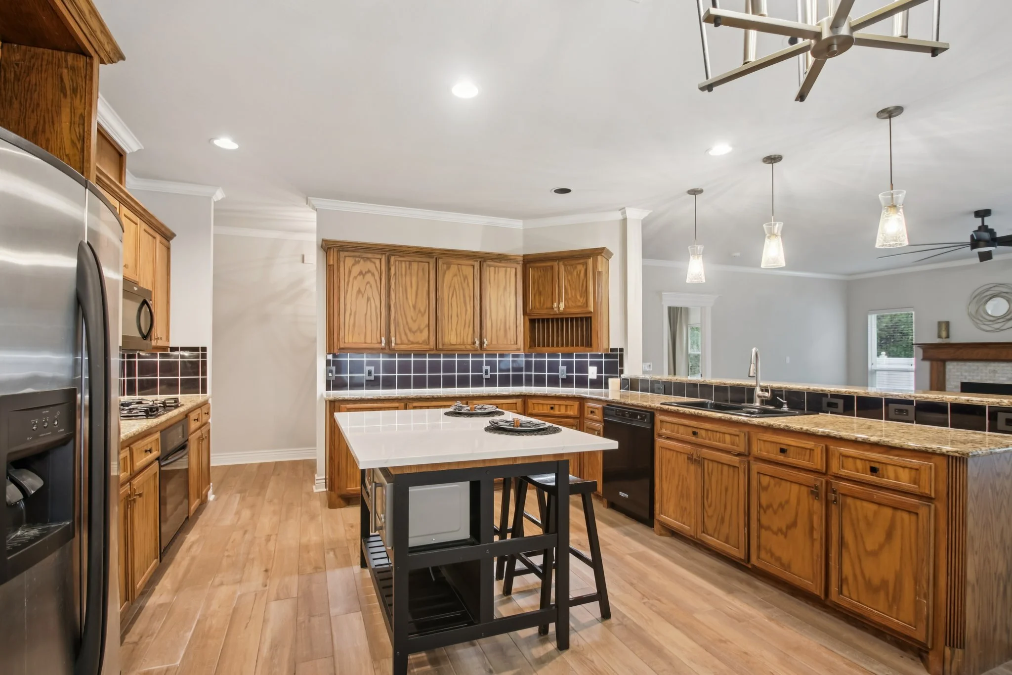 13-web-or-mls-Jefferson Ln-S2810-013.jpg