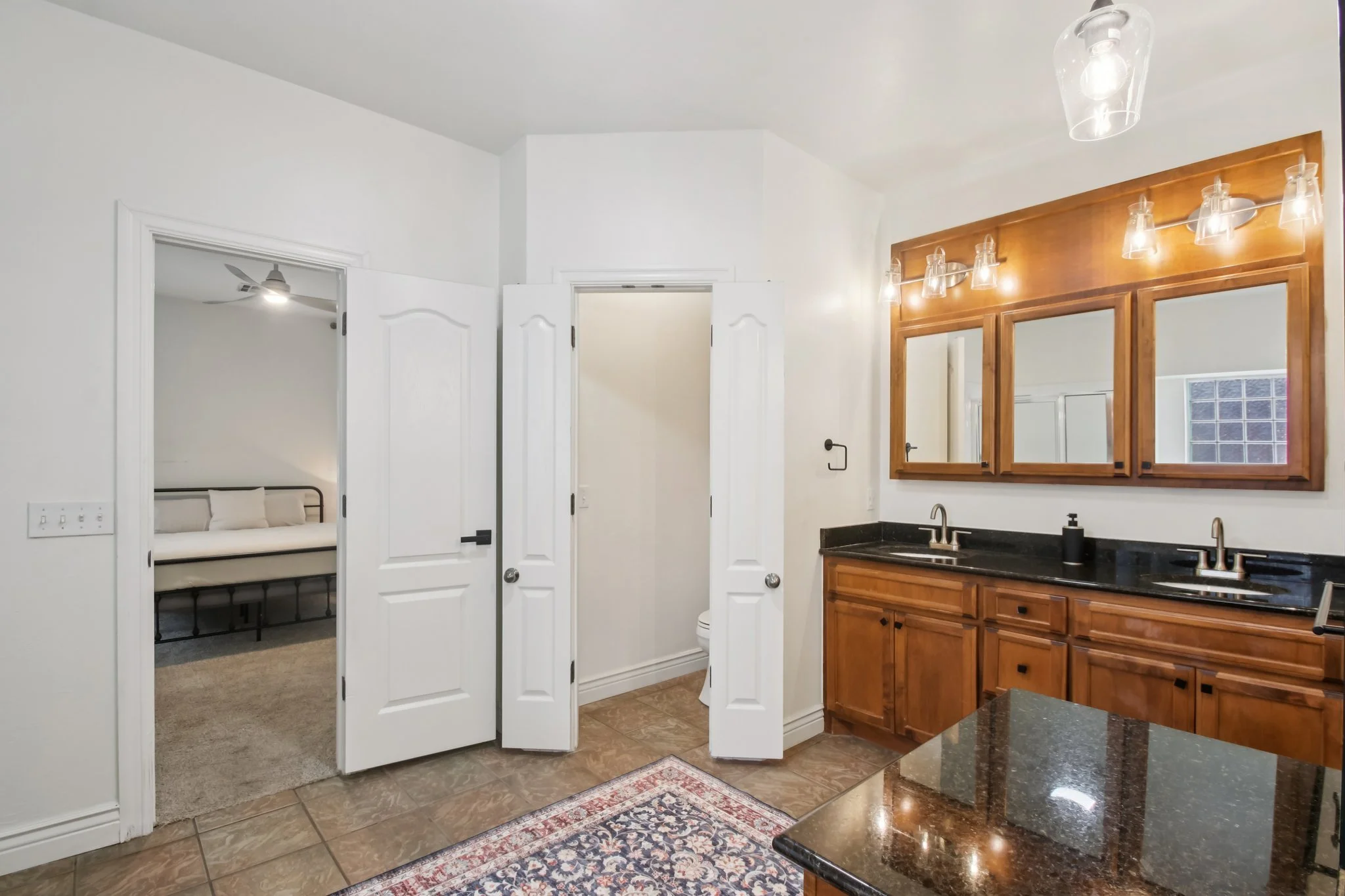 17-web-or-mls-Jefferson Ln-S2810-017.jpg