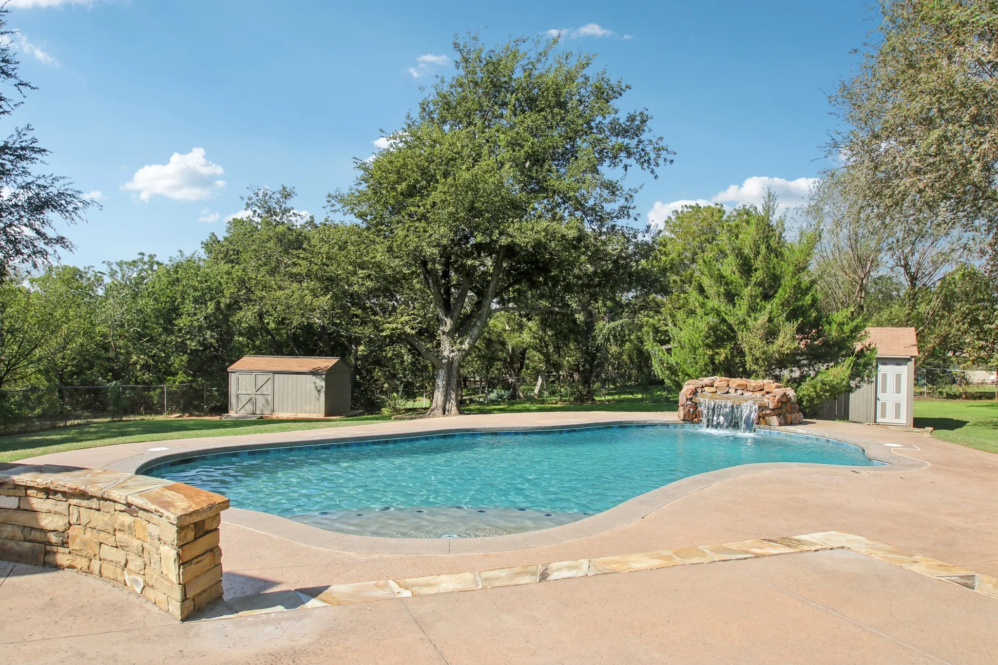 41-web-or-mls-Marie Dr-S0210-041.jpg