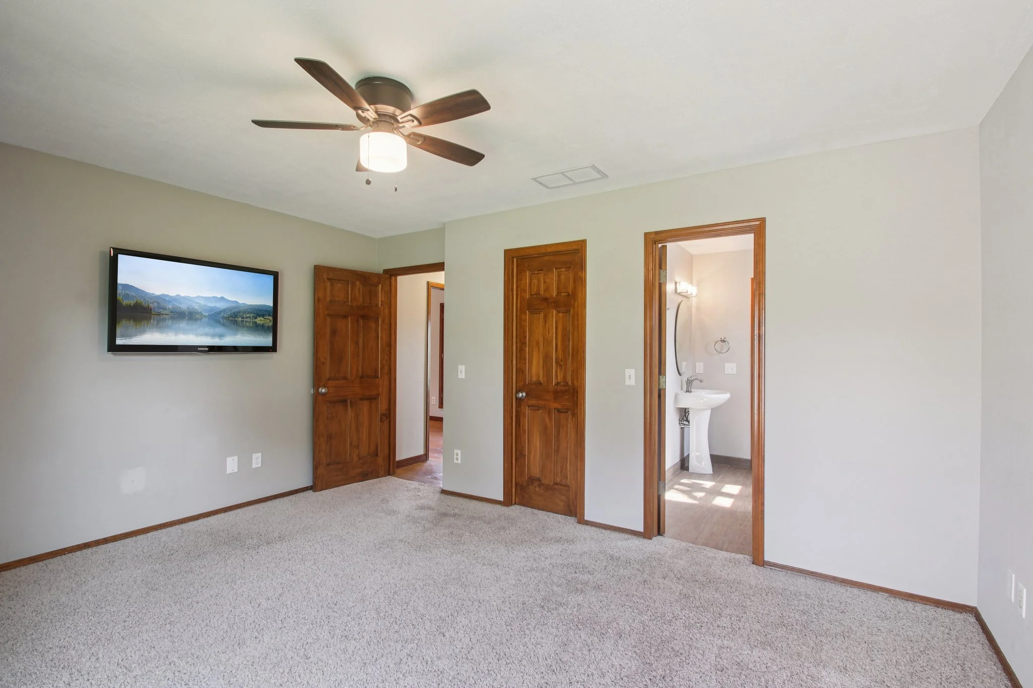 38-web-or-mls-Marie Dr-S0210-038.jpg