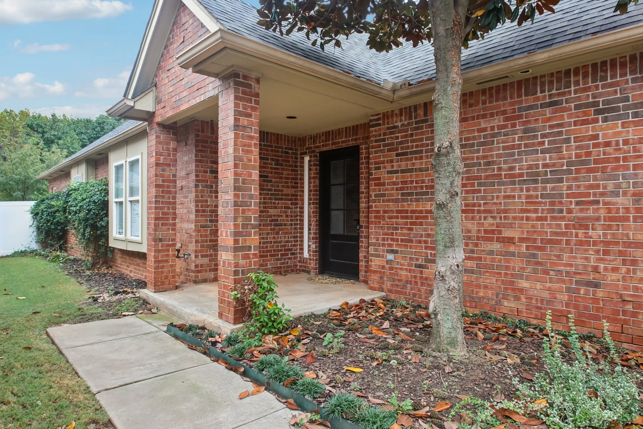 6-web-or-mls-Jefferson Ln-S2810-006.jpg