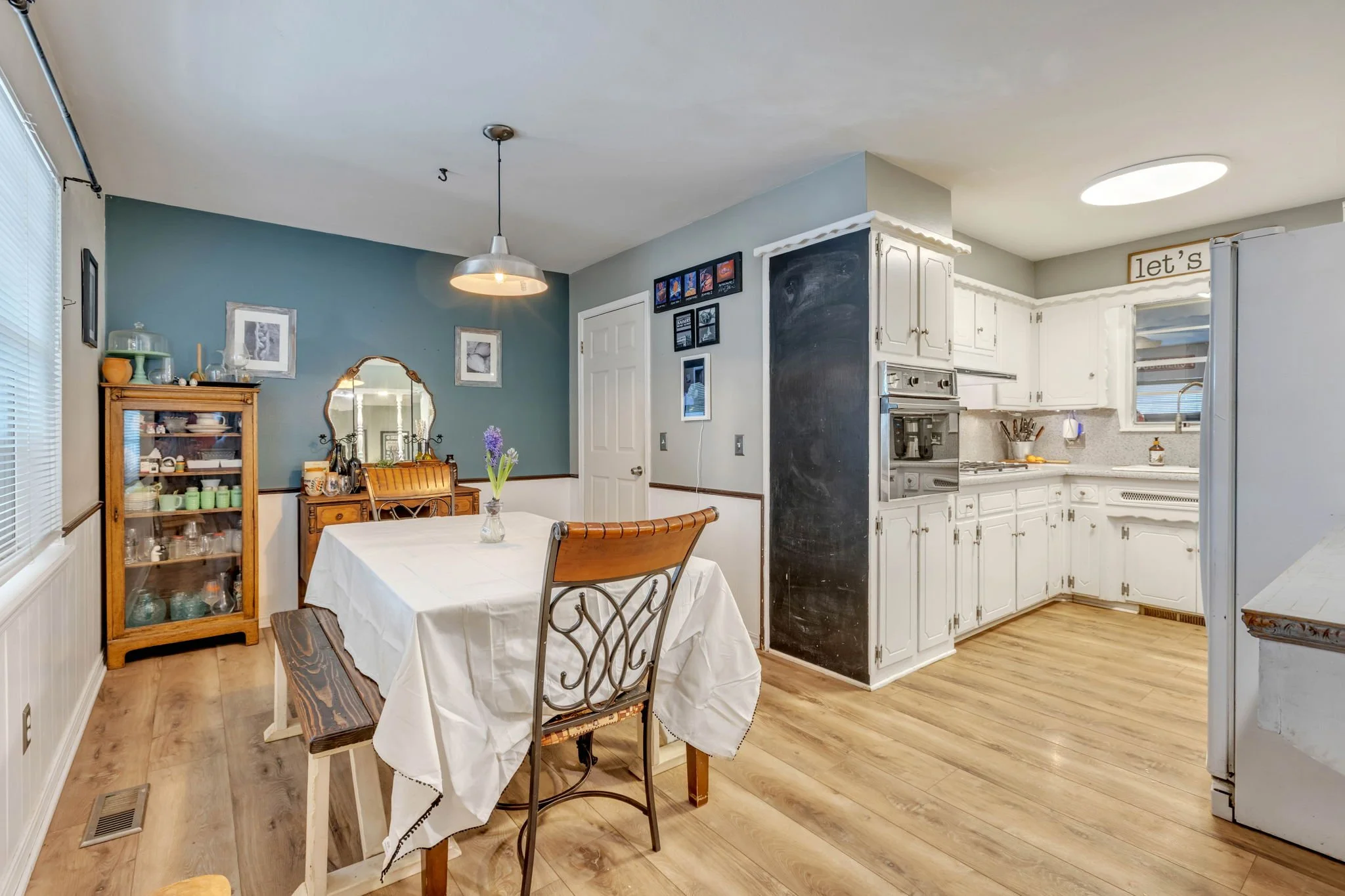 10-web-or-mls-4405 54th-10.jpg