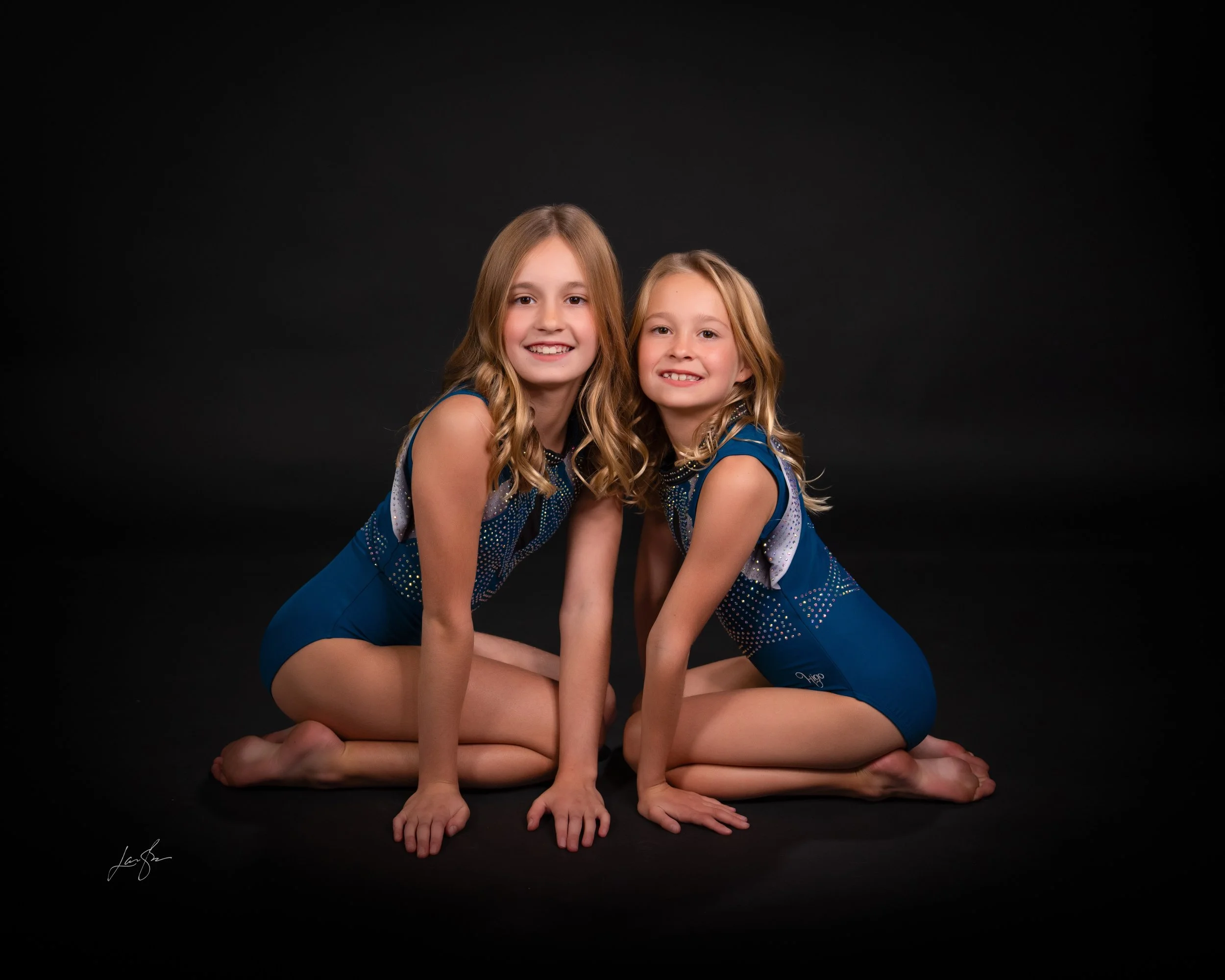 DGC Friends/Siblings Pose