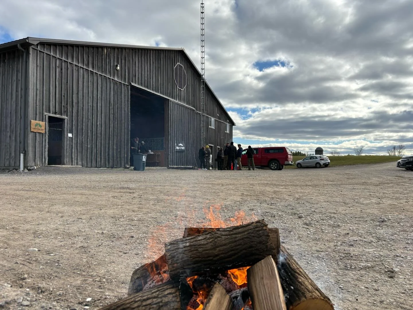 🔥 450 wings. 1 epic hot sauce challenge. Endless laughs.
All in support of Movember and men&rsquo;s mental health.
The Puslinch Men&rsquo;s Shed knows how to bring the heat for a good cause! 🌶️👨&zwj;🦰💪
#Movember #MensHealth #puslinchmensshed