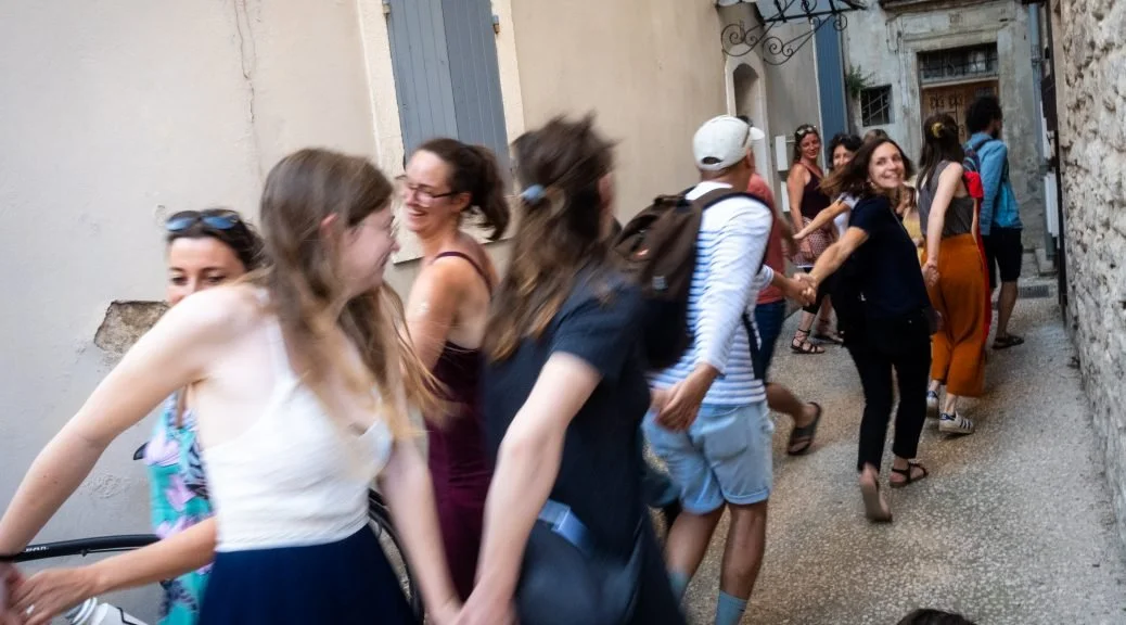 “Gentrifica”: Song echoes through Arles’ winding streets