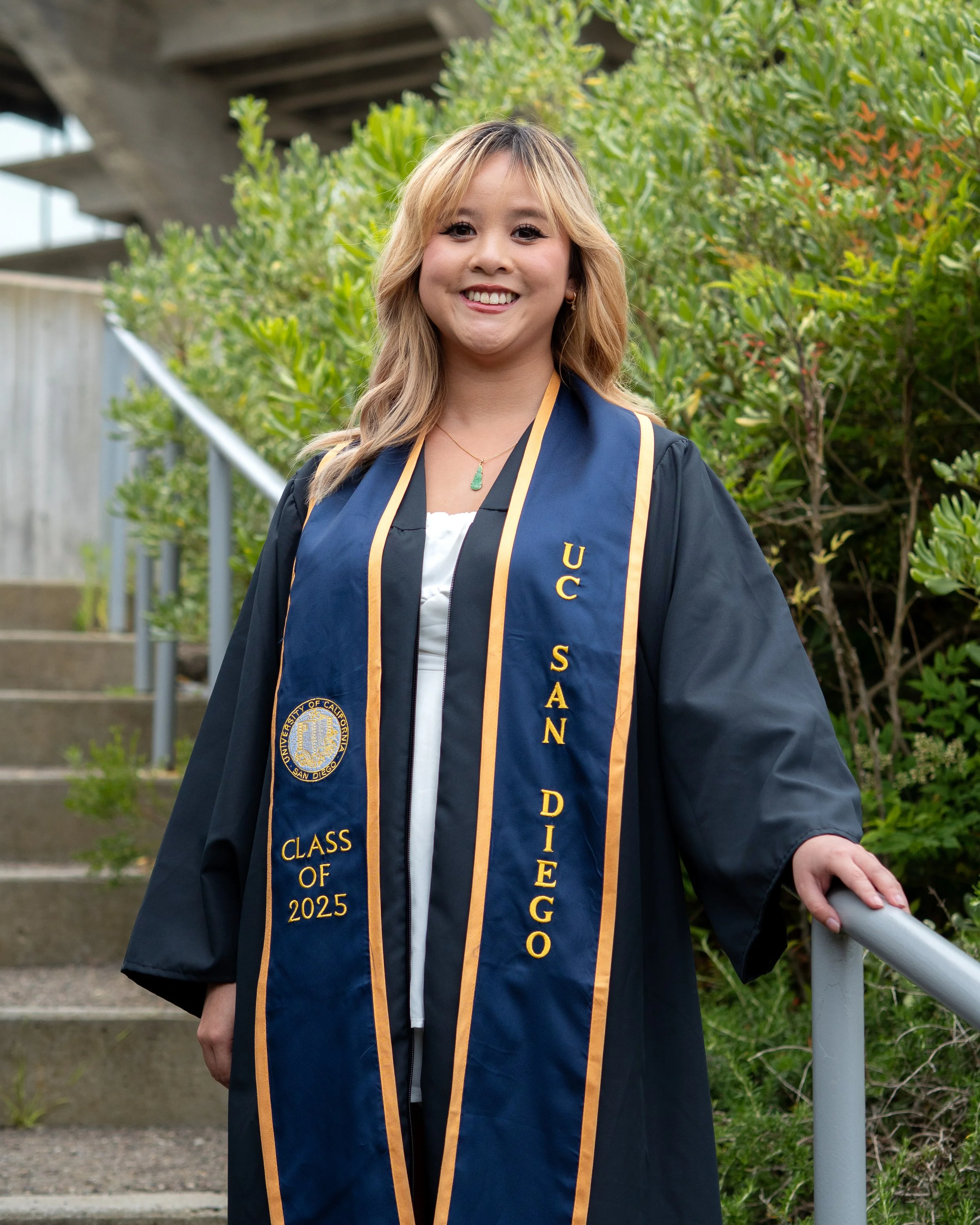 Graduation Portraits by Thomas Murphy (33 of 60).jpg