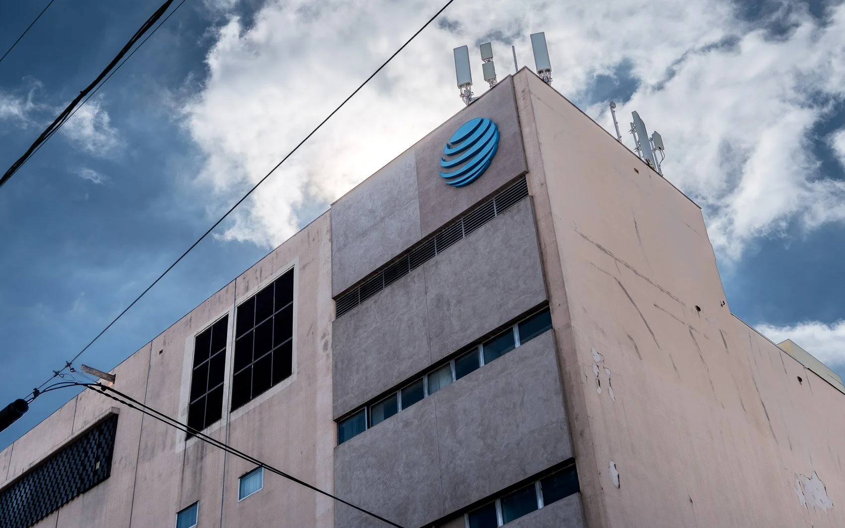 The eyesore tower atop AT&amp;T building in Hillcrest is gone. What’s next at the century-old telecom site?