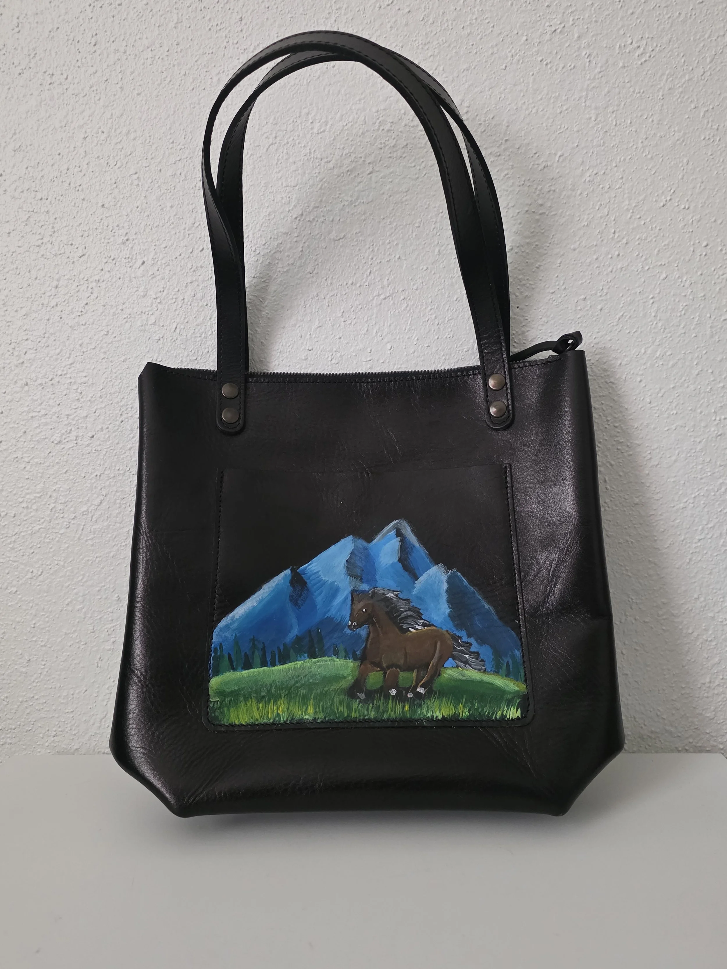 horse bag regular front view.jpg