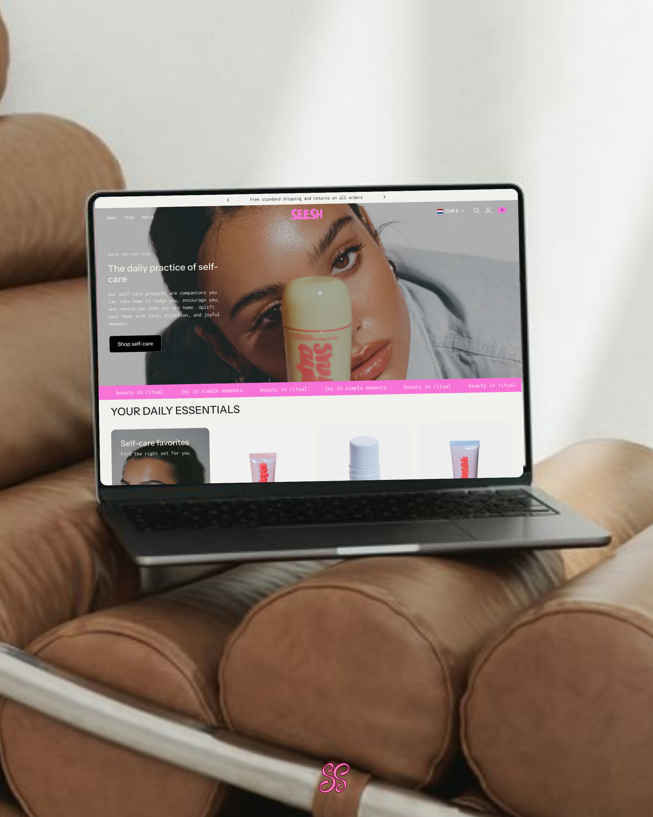 laptop mock-up