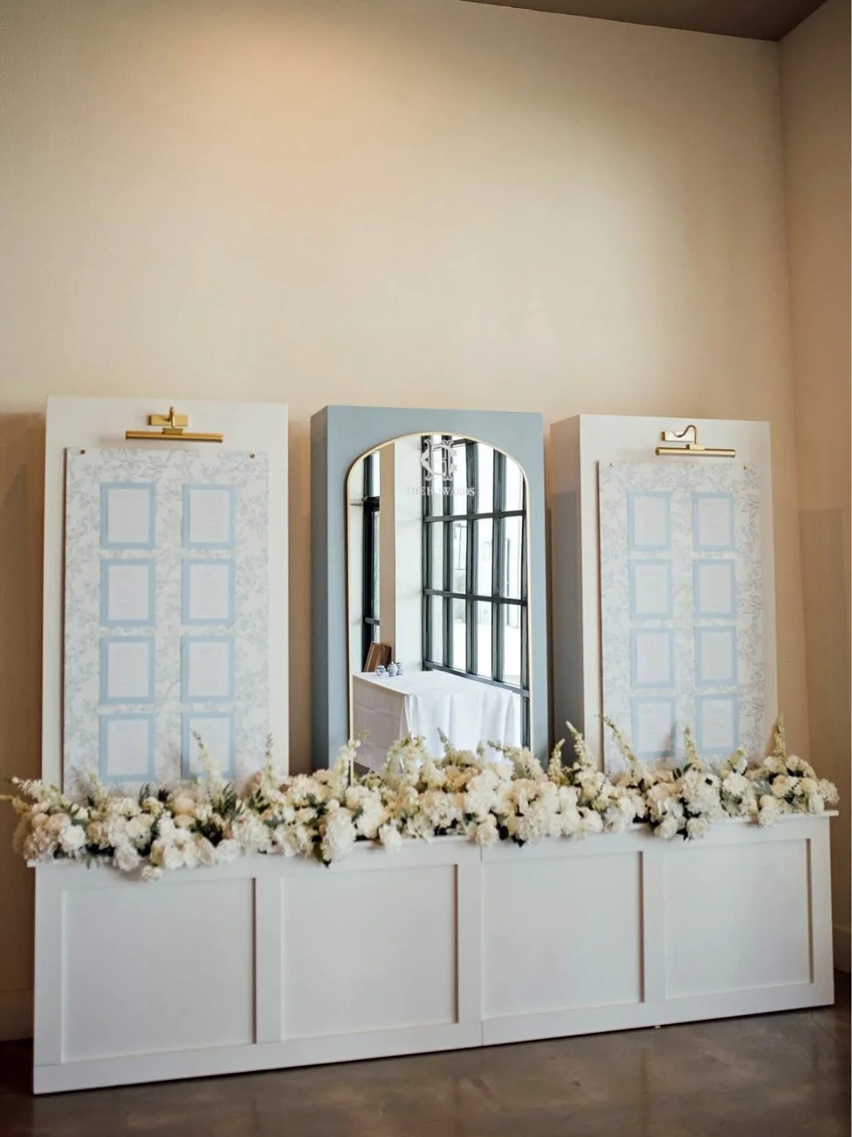 ✨ Exciting news from Smitten Events! ✨ We&rsquo;re now offering fully customizable rentals &mdash; like this stunning seating chart sign. 🤍

Looking to elevate your space with timeless elegance? Let&rsquo;s make your vision a reality. Message us for