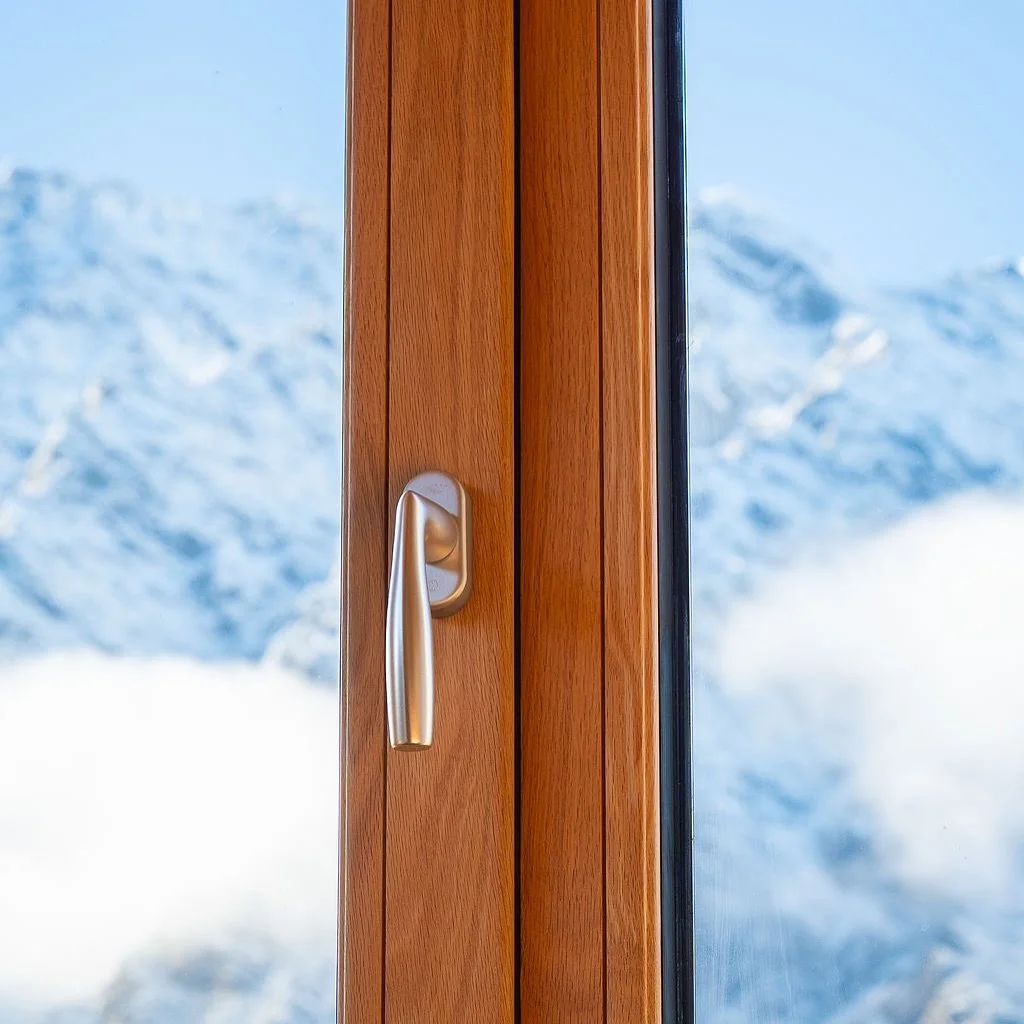 Project Howden Drive, Queenstown. 

A closer look at the details.

Captured by @maeamedia 
Architecture by @immersion_architecture 
Built by @thetimberproject_ltd