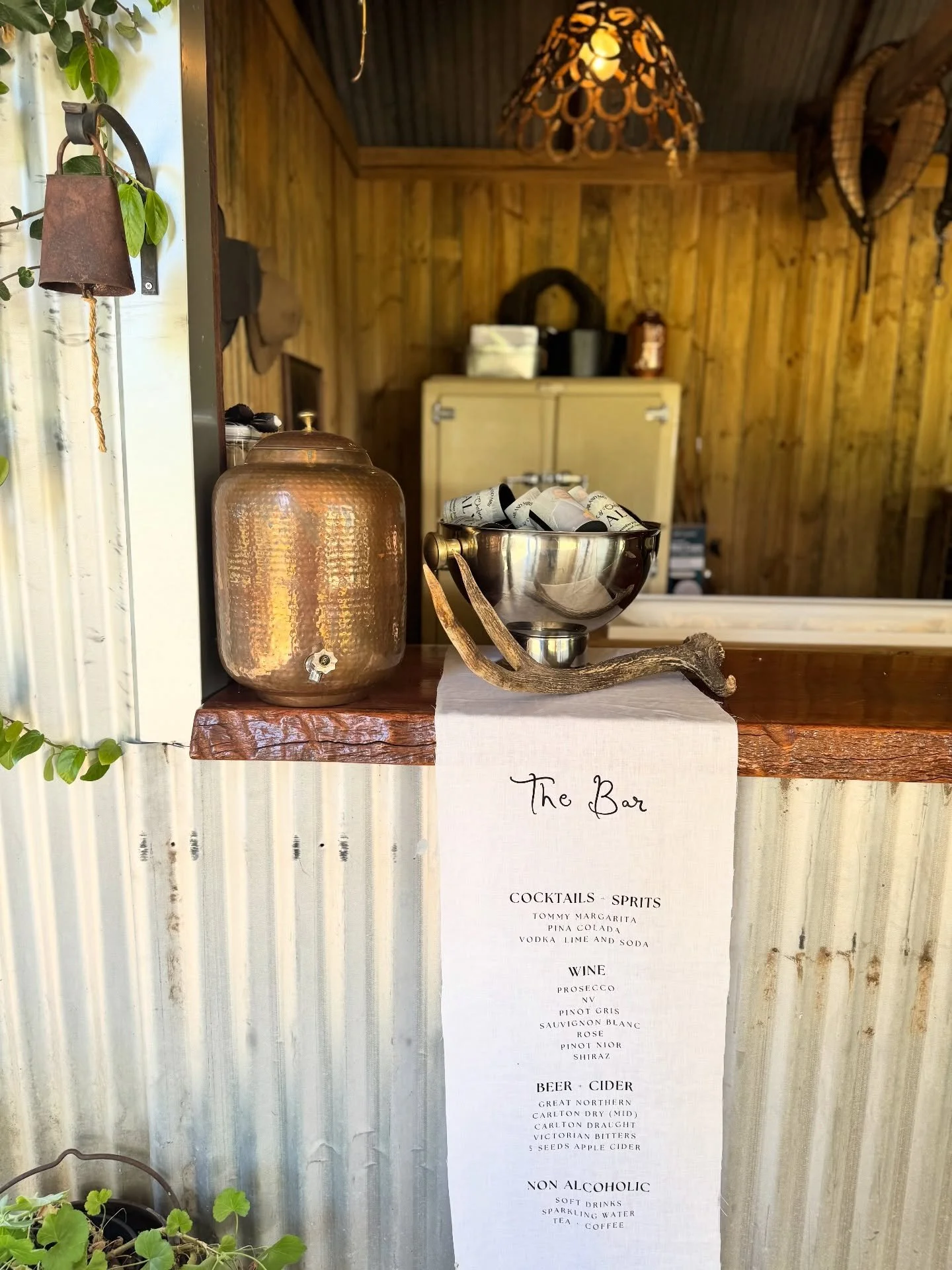 The bar is open .. 🍾 
#Mr&amp;MrsDaly 

#StirlingHomestead
 #WeddingIdeas #WeddingPlanning #VICWeddingVenues #RuralWeddings #HighCountryWeddings #AirbnbWedding #CountryEscape #GardenWedding #BarnVenue #StayInMansfield #UniqueStays #CountryWedding#Un