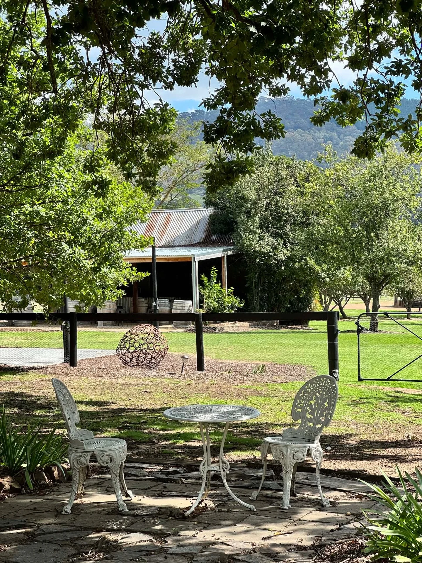 It&rsquo;s so nice looking out and seeing green grass around the area again 🌼🌾 
Our grounds &amp; gardens are definitely loving the recent rain! 

#StirlingHomestead 
#StayInMansfield #UniqueStays